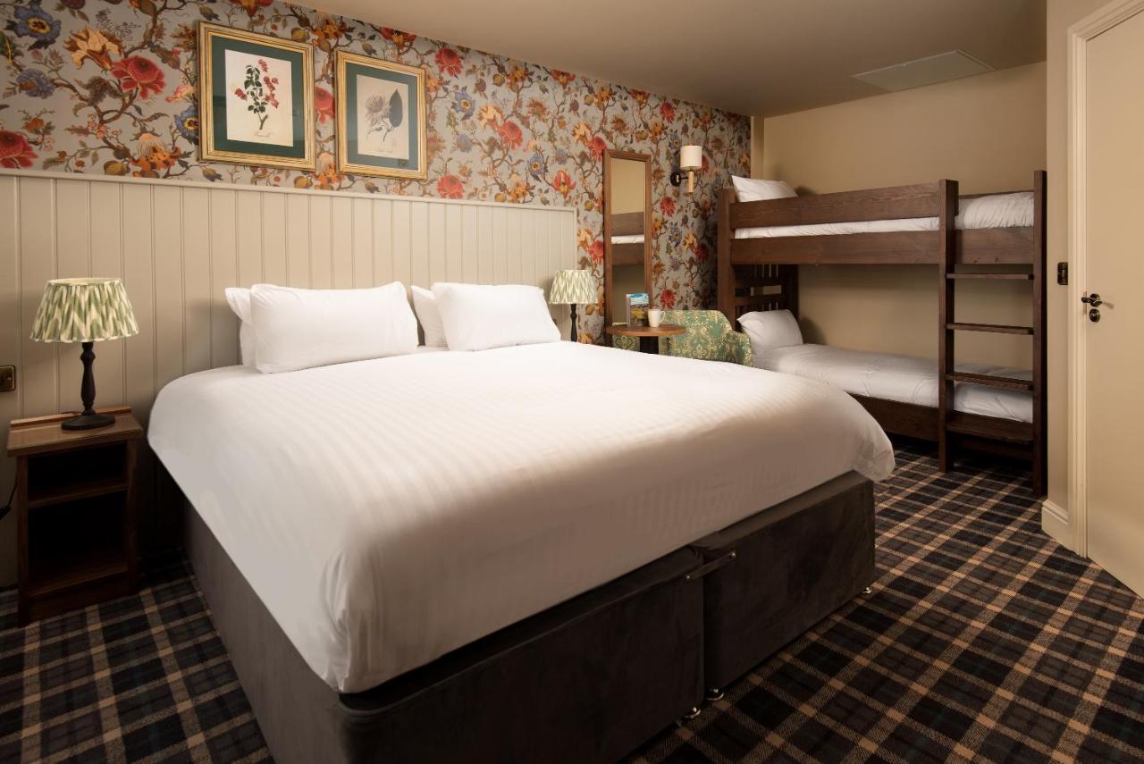 Standard Family Room,1498783612:JPEG