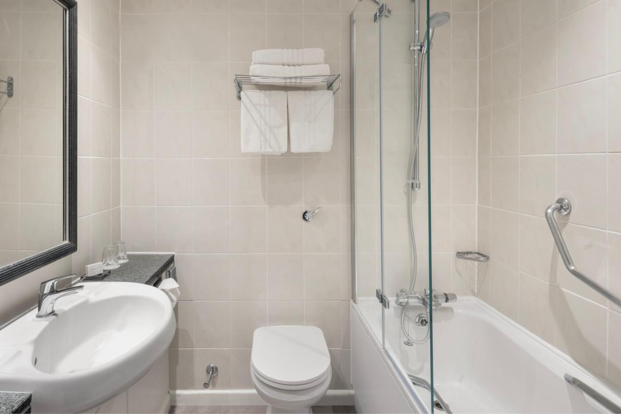 Deluxe Double Room,1498815631:JPEG