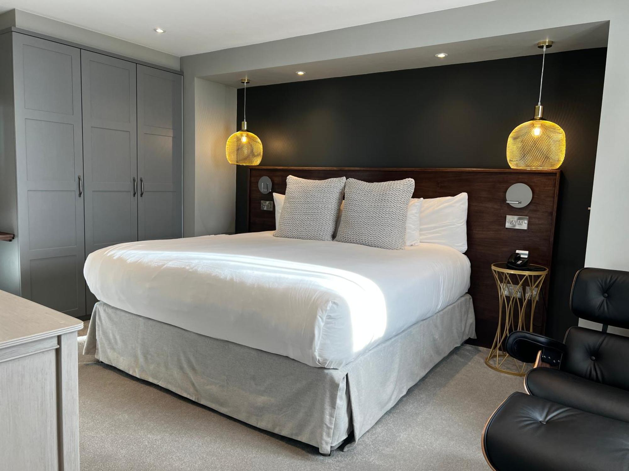 Signature Suite,1499014153:JPEG