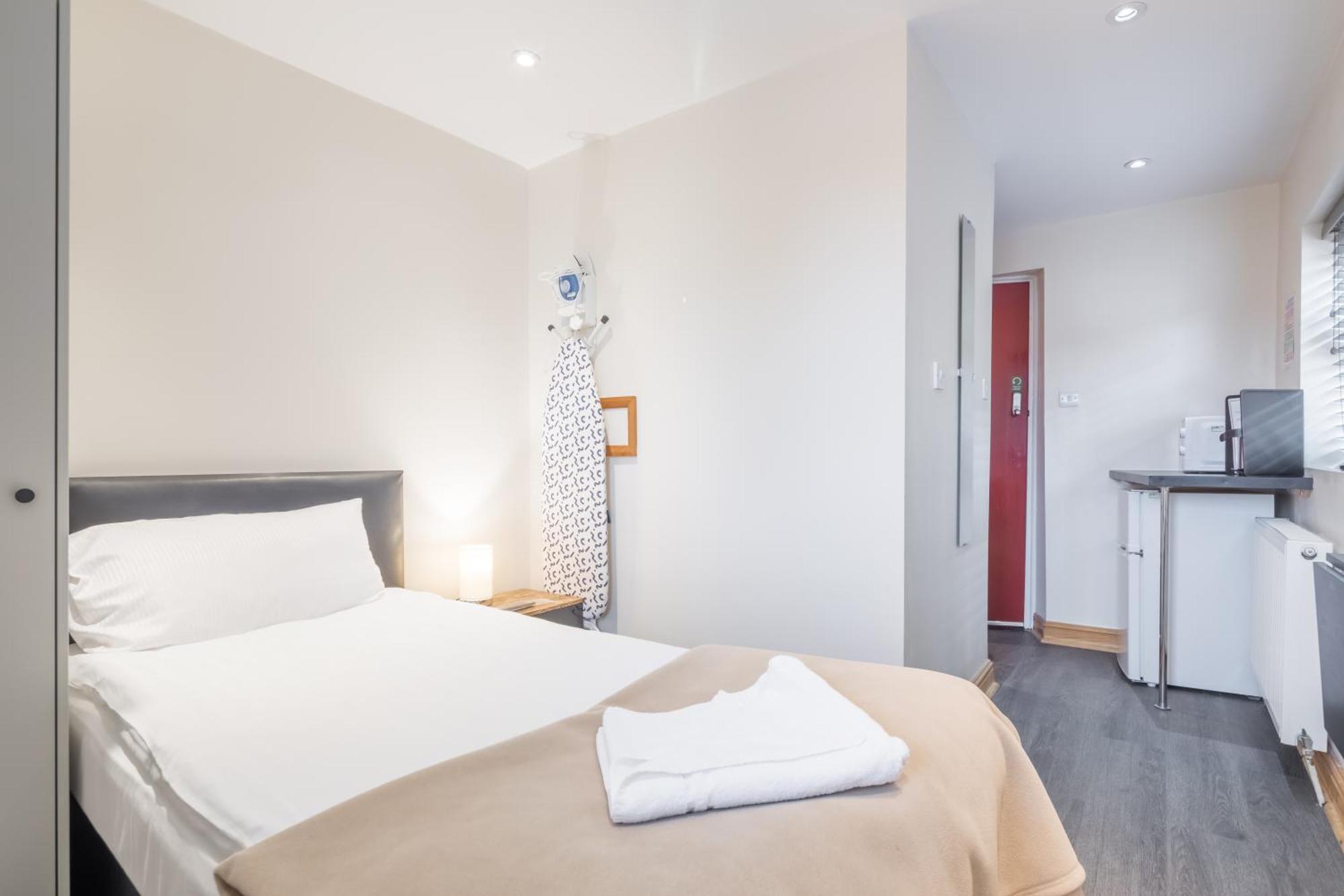 Budget Single Room,1500489100:JPEG