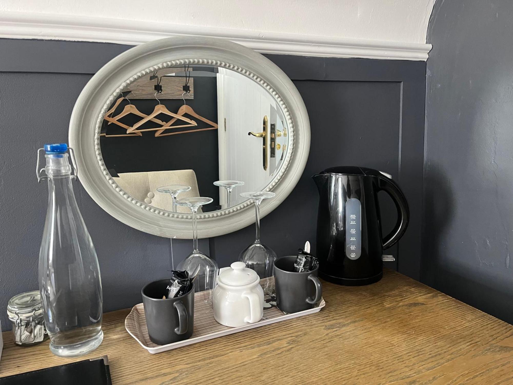 Small Double - En Suite,1500933124:JPEG