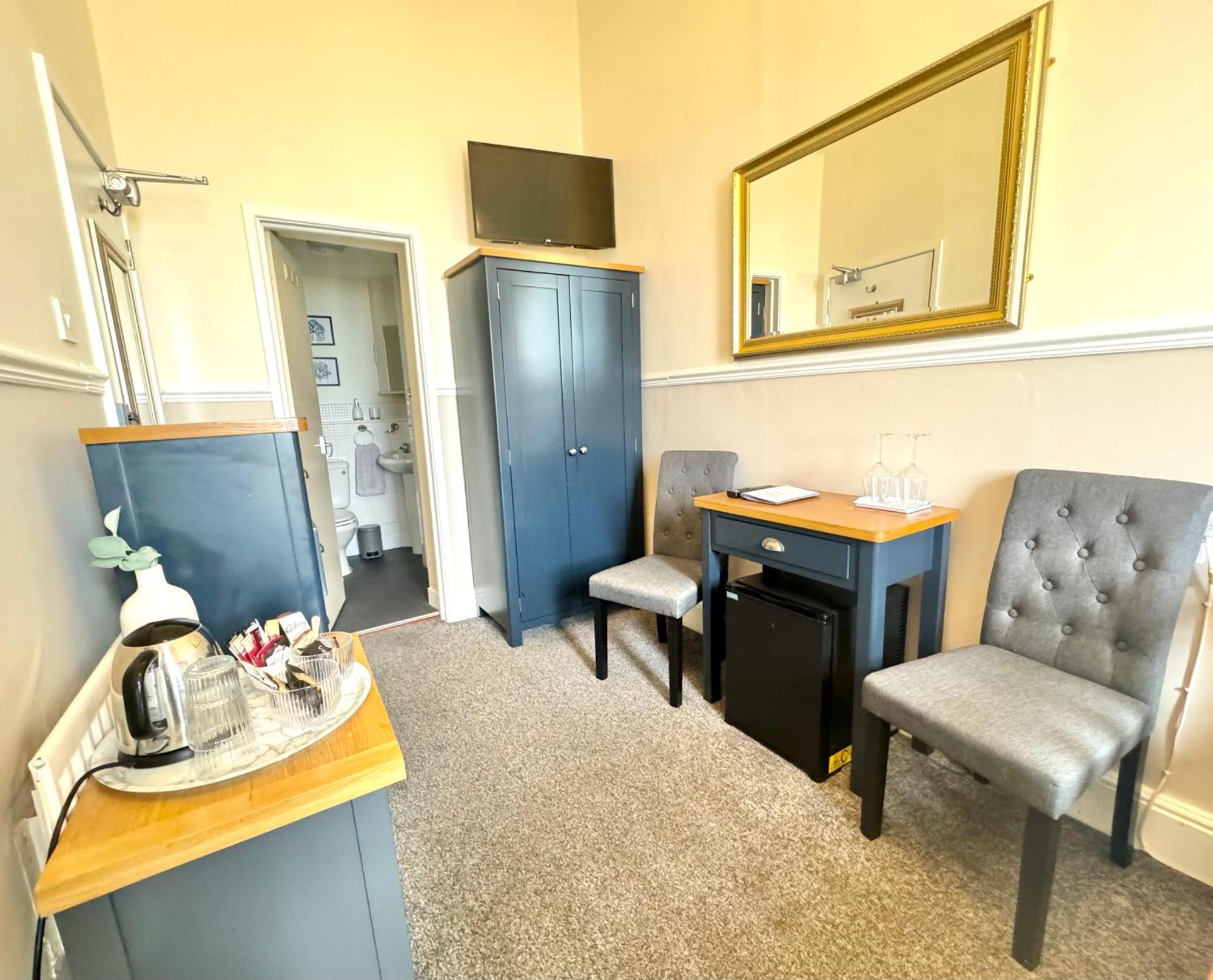 Small Double Room,1603065235:JPEG