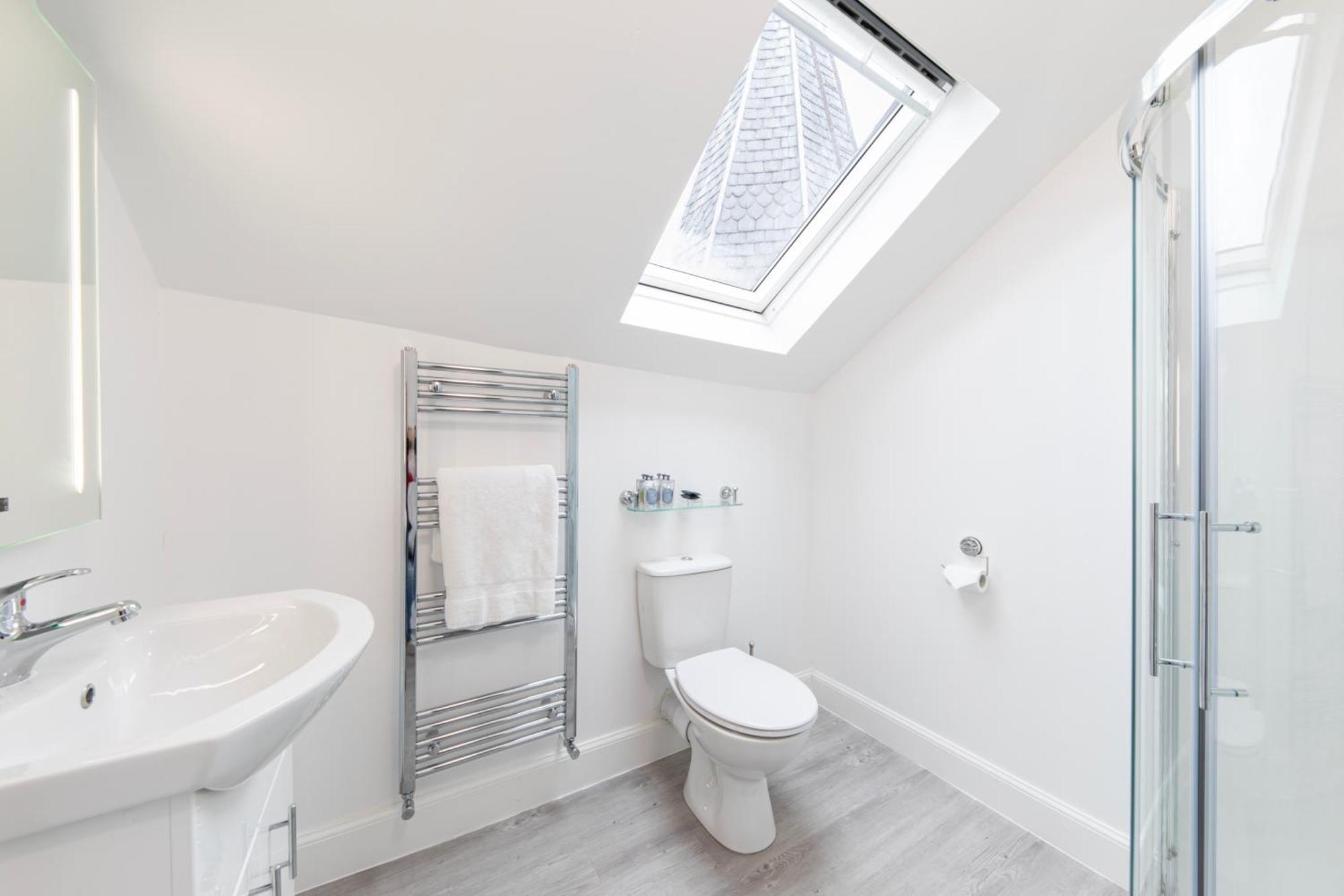 Double Room,1516344967:JPEG