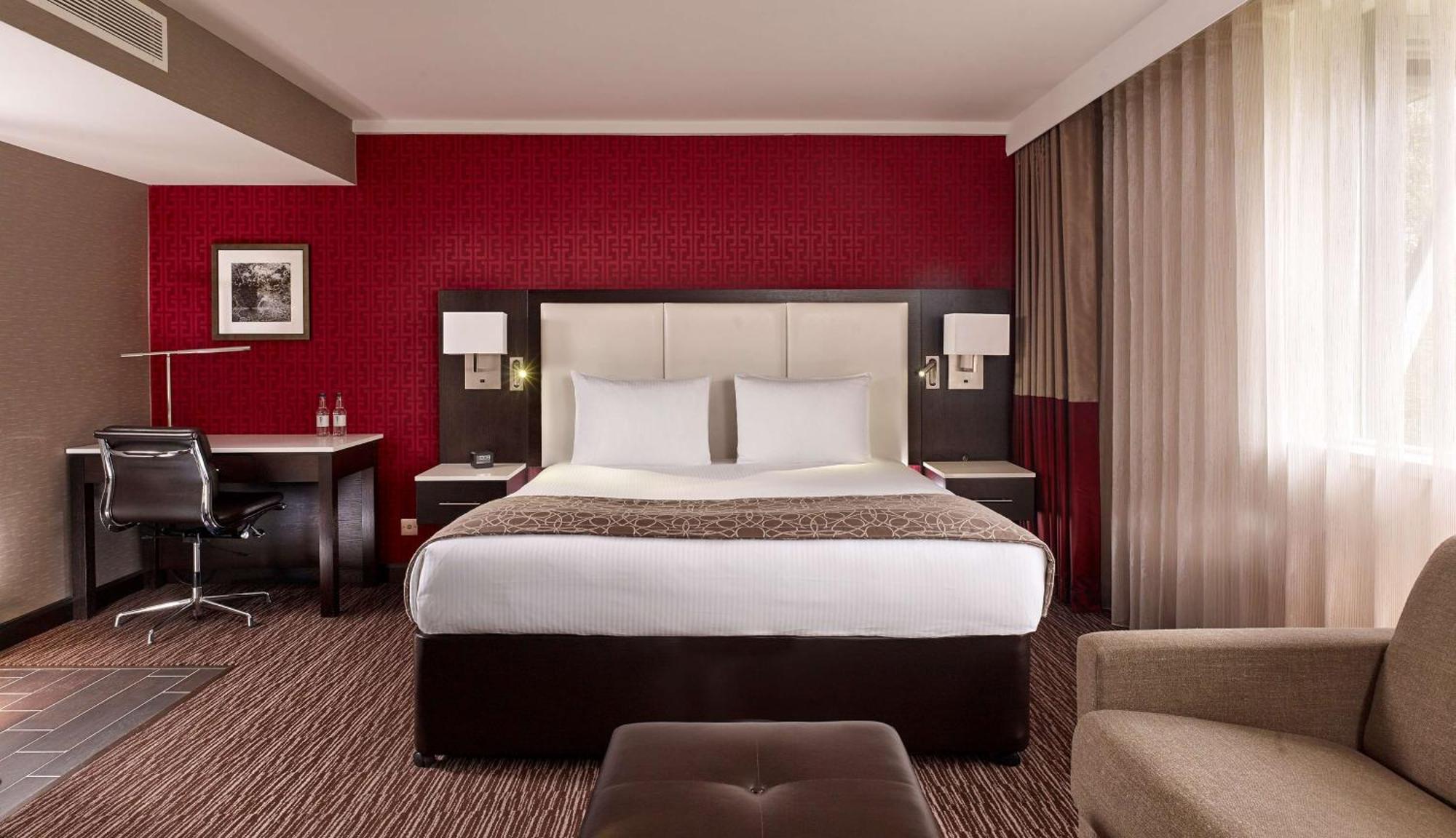 King Room with Sofa Bed - Mobility Accessible,1279410622:JPEG