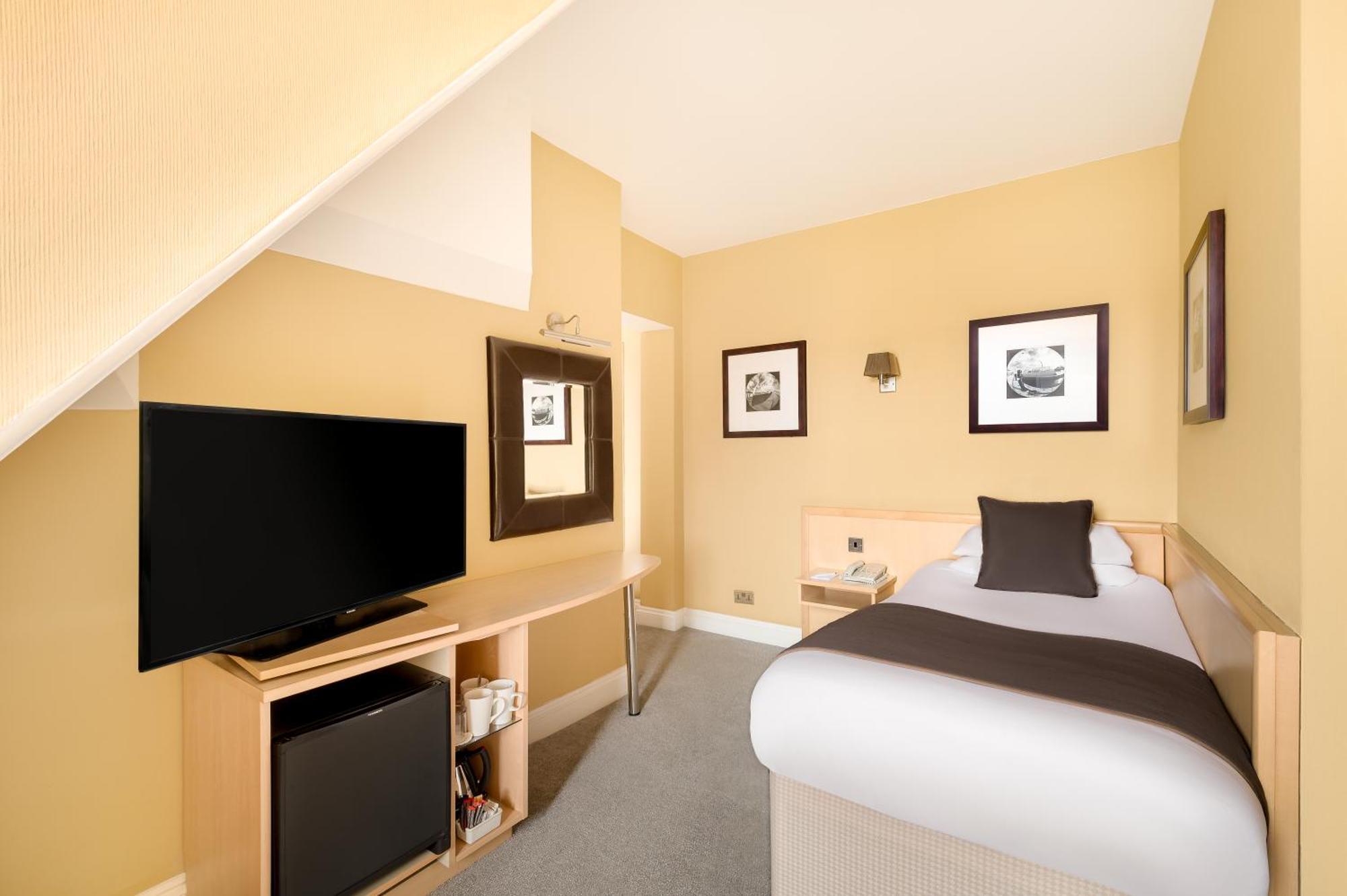 Single Room,1516349407:JPEG