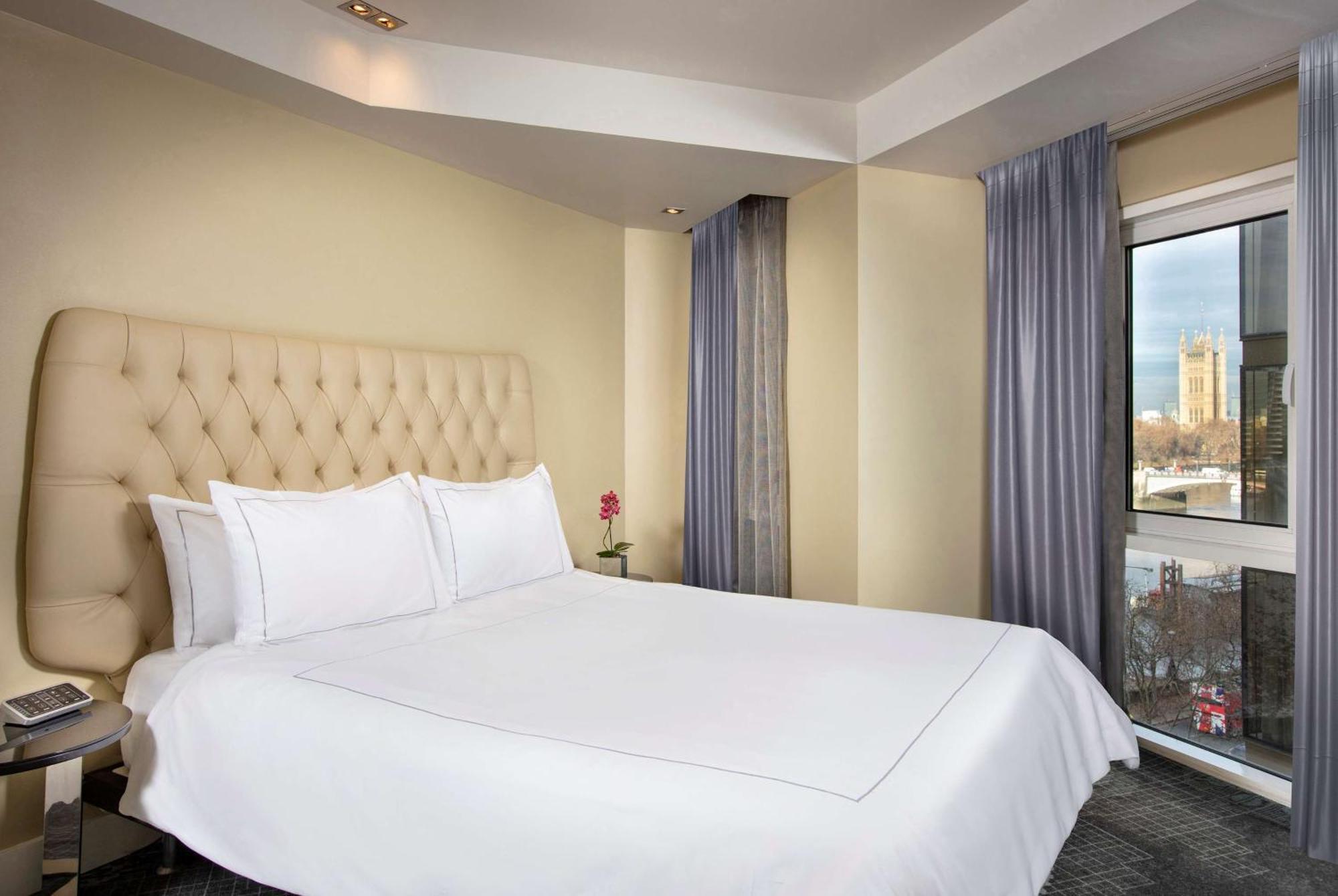 Suite - River View,1516366204:JPEG