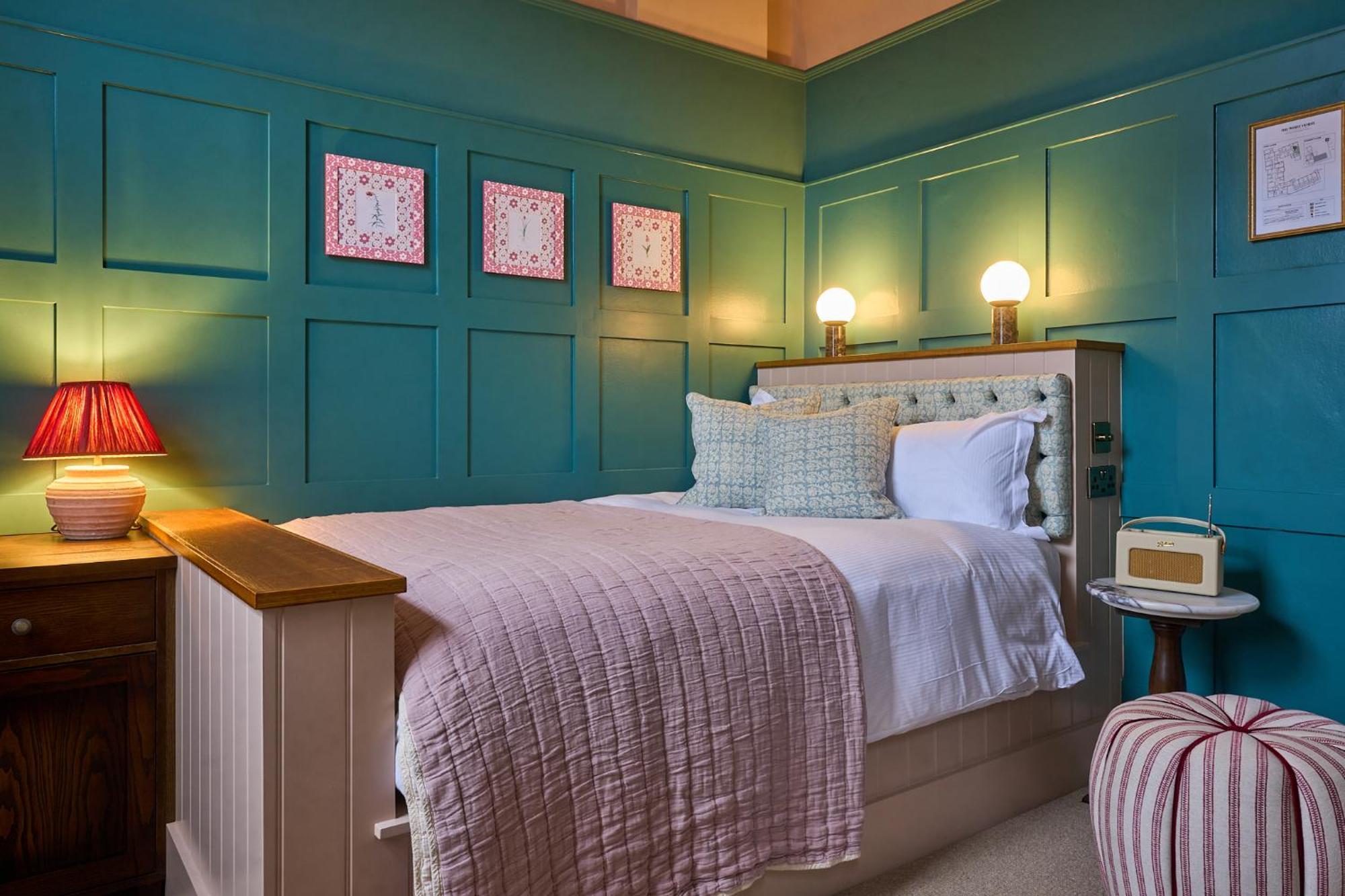 Snug Room,1516355461:JPEG