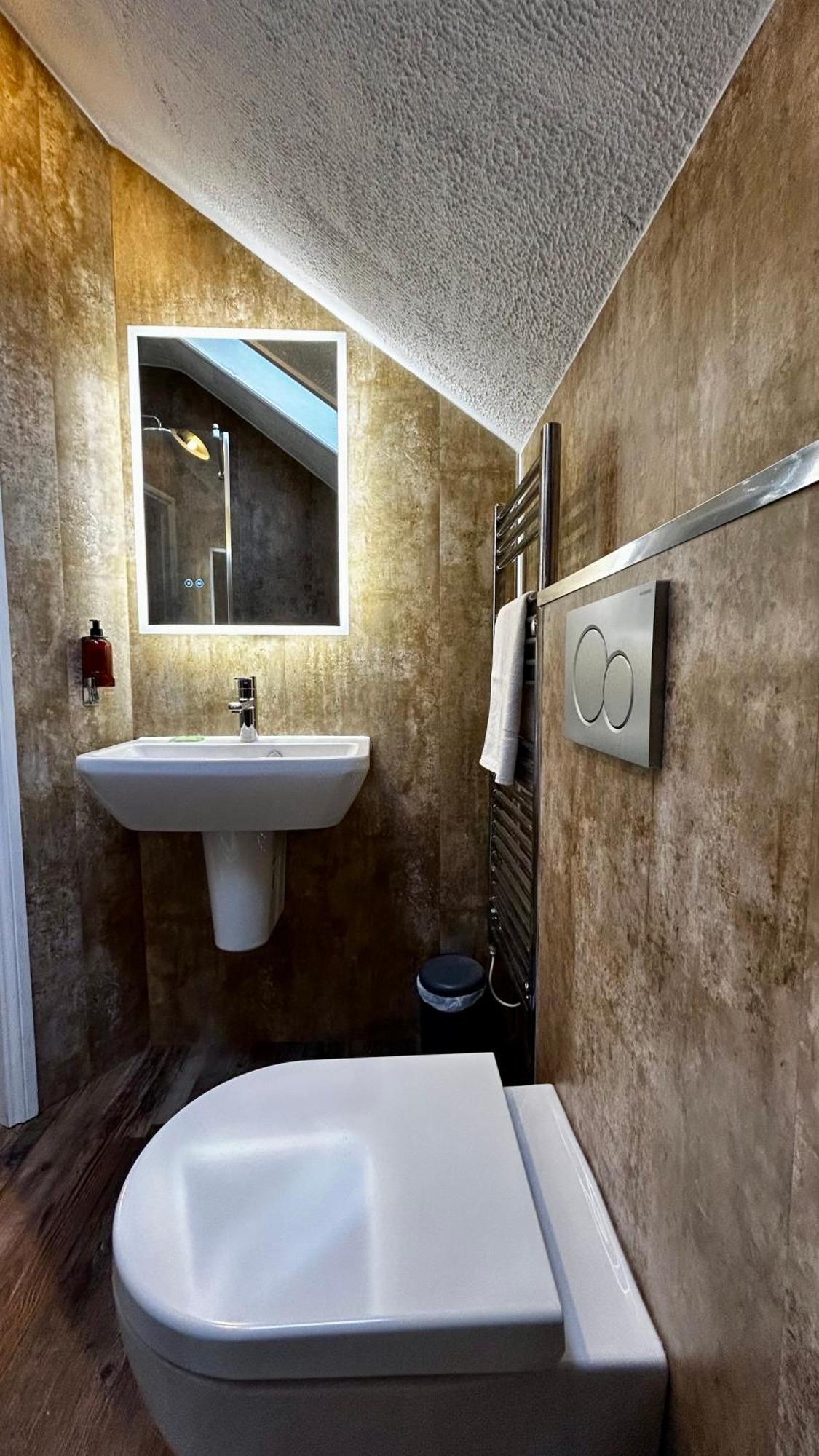 Standard Double Room,1522650202:JPEG