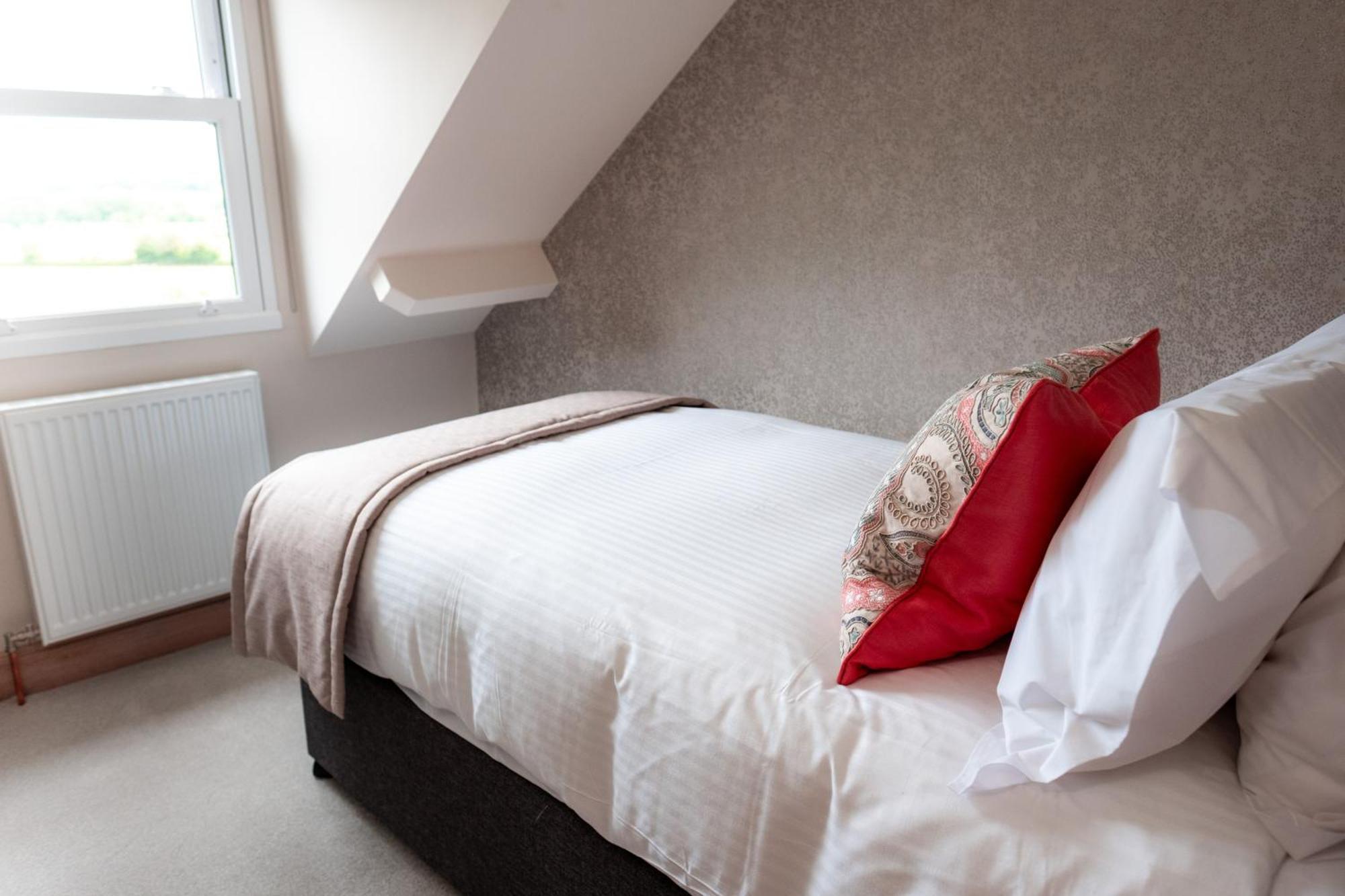 Single Room,1524257389:JPEG