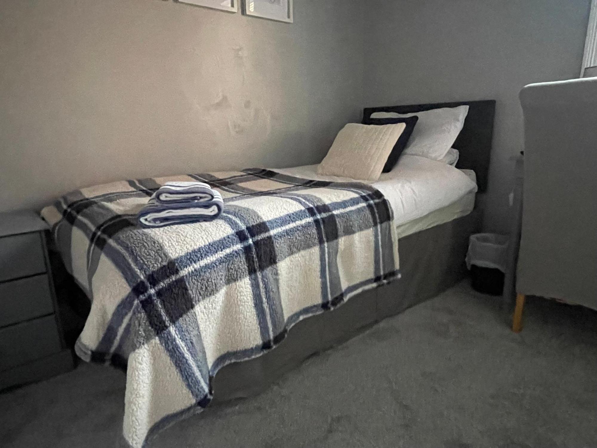 Single Room,1529313403:JPEG