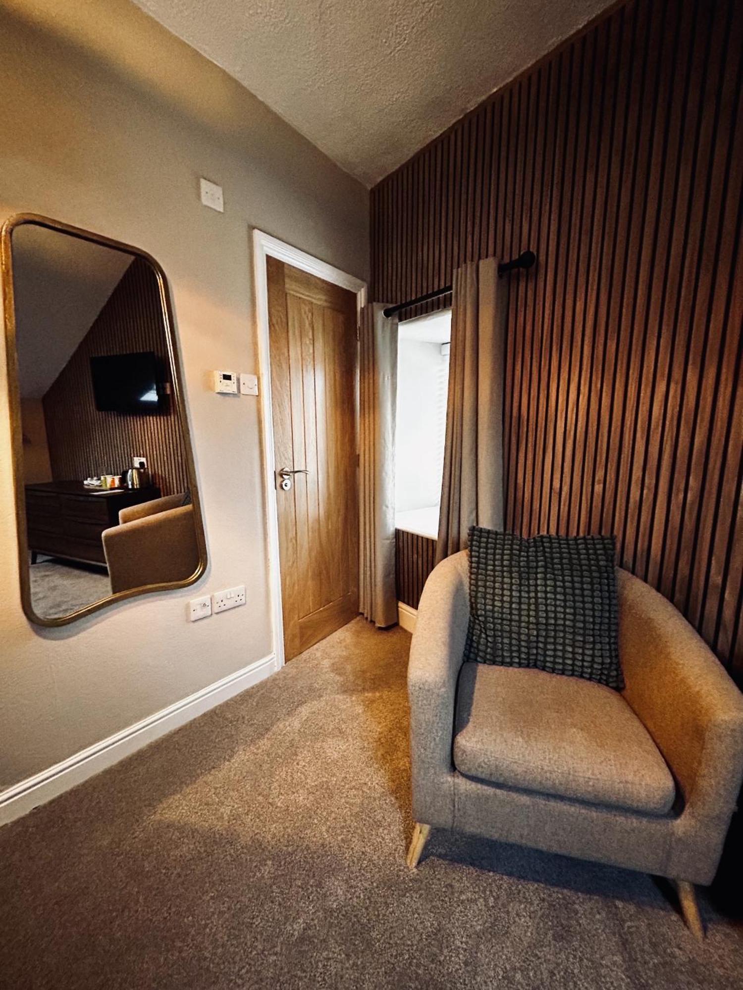 King Room,1532096083:JPEG