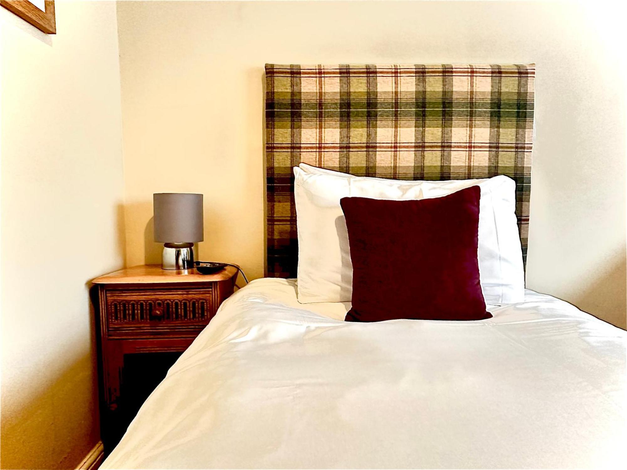 Single Room,1532192938:JPEG