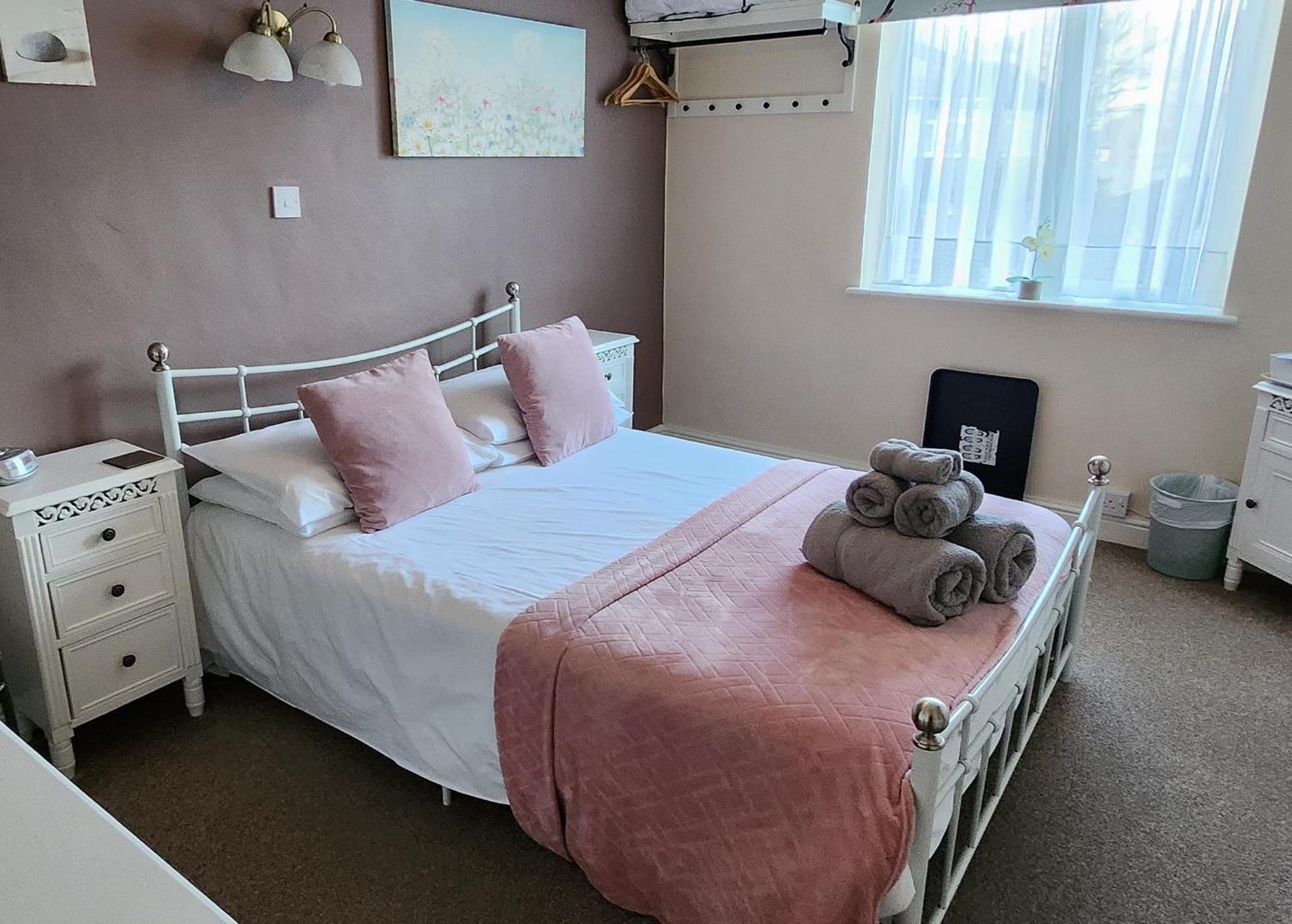 Double Room,1532823220:JPEG