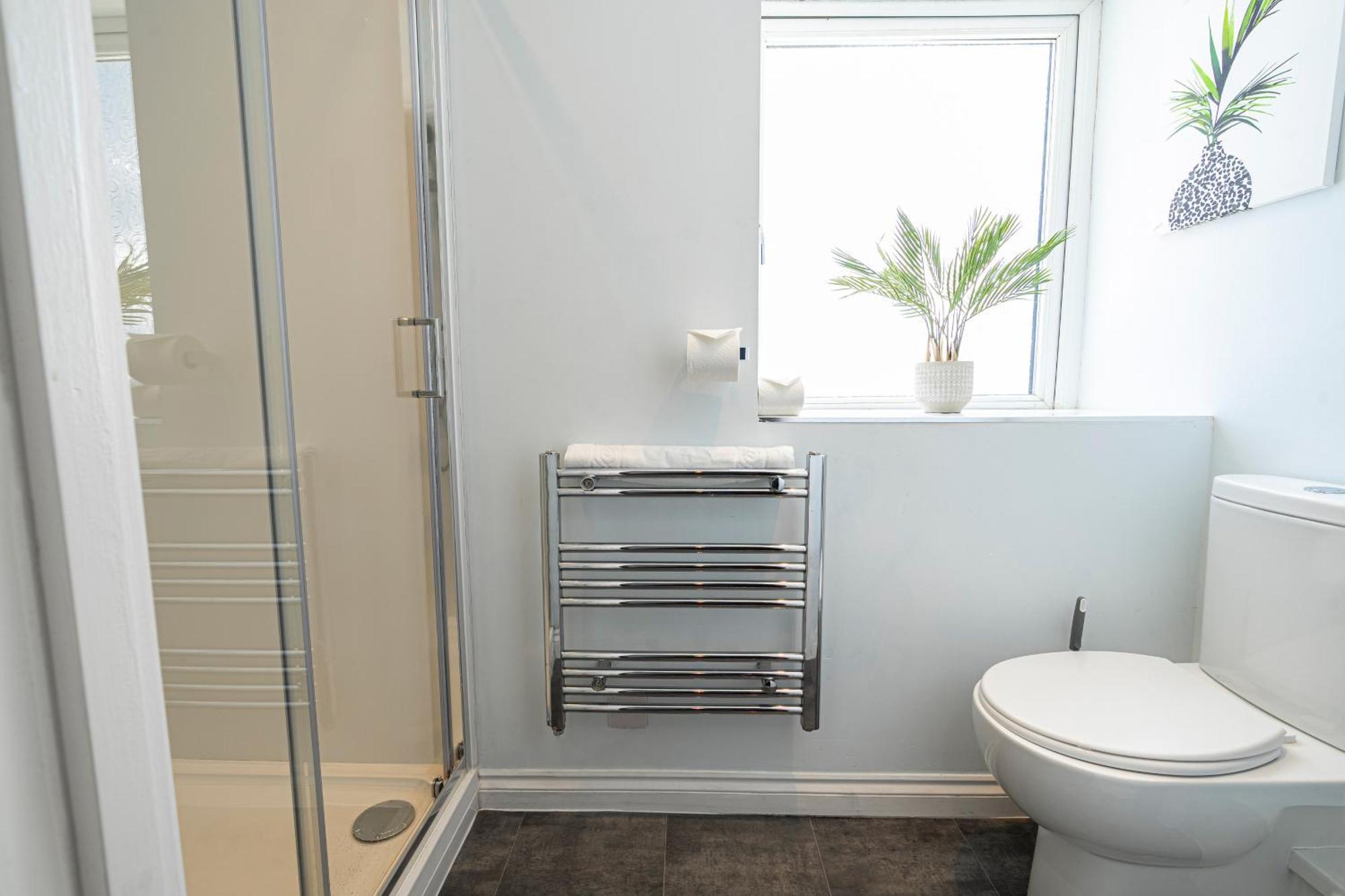 Twin Room with Private Bathroom