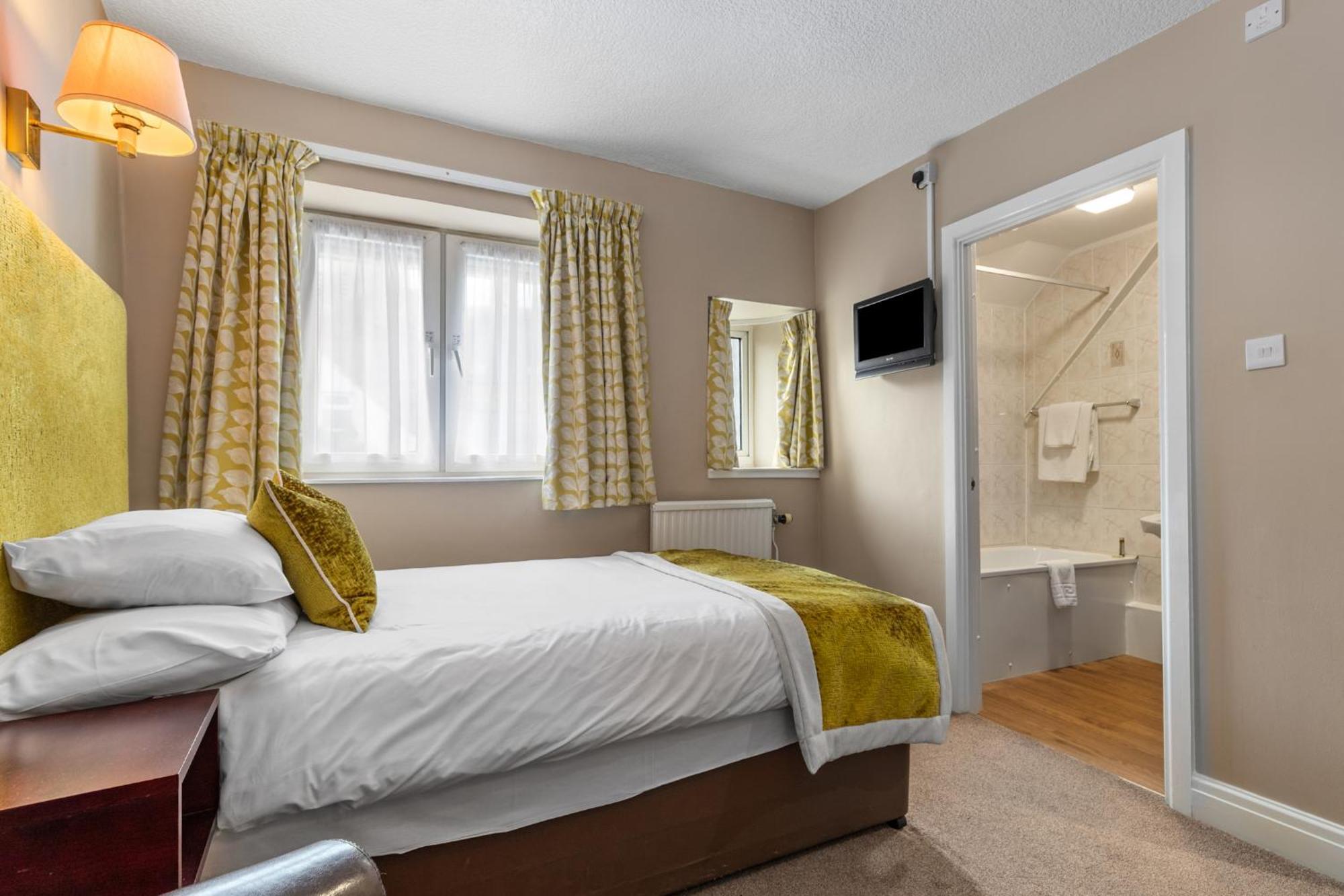 Single Room with Bathroom