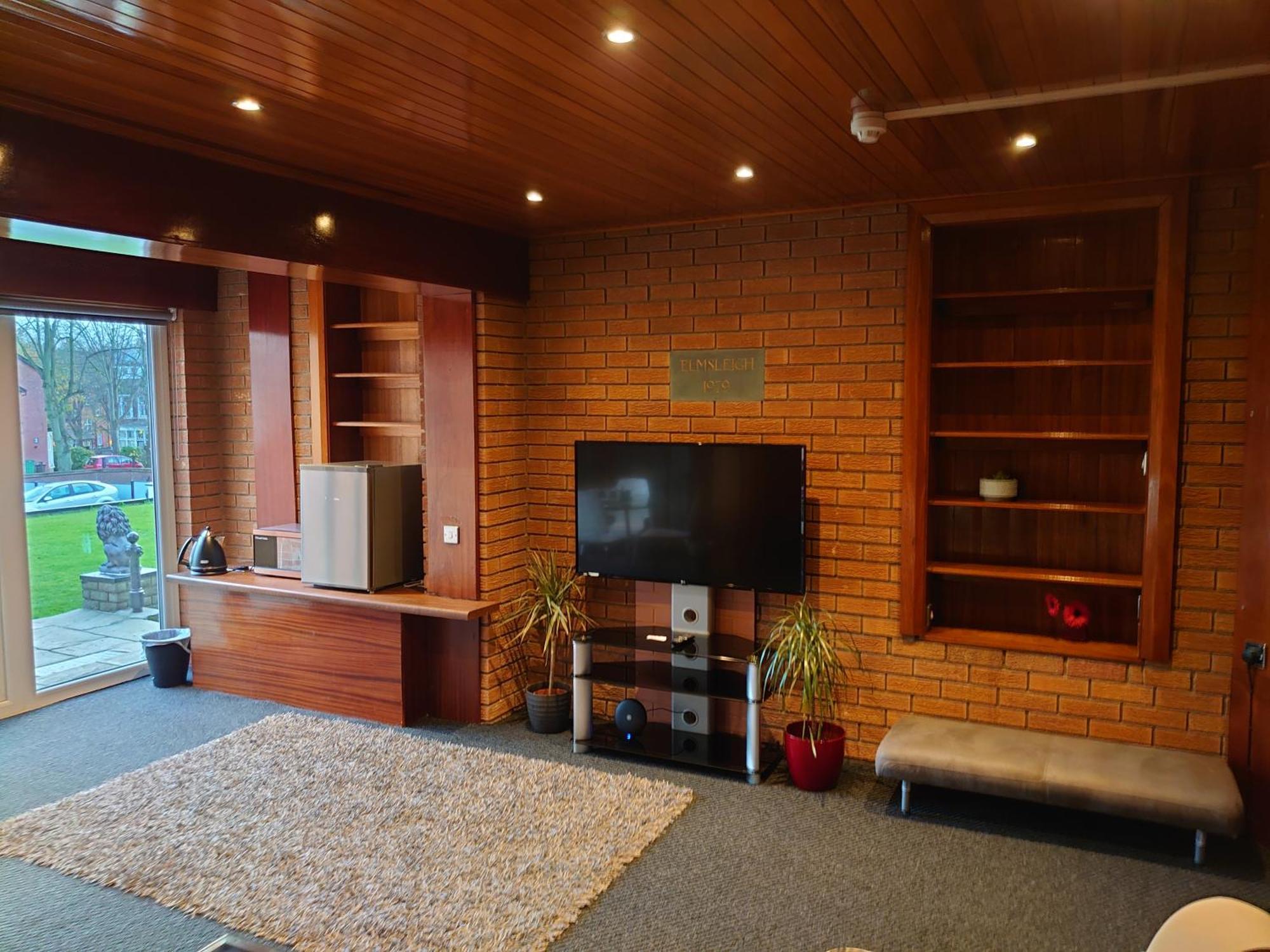 Two-Bedroom Deluxe Apartment