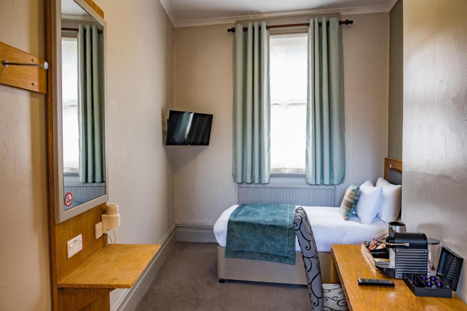 Single Room,1541394505:JPEG