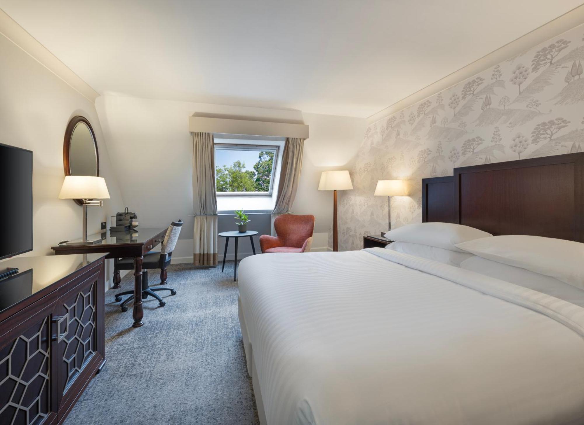 Superior King Room,1543528906:JPEG