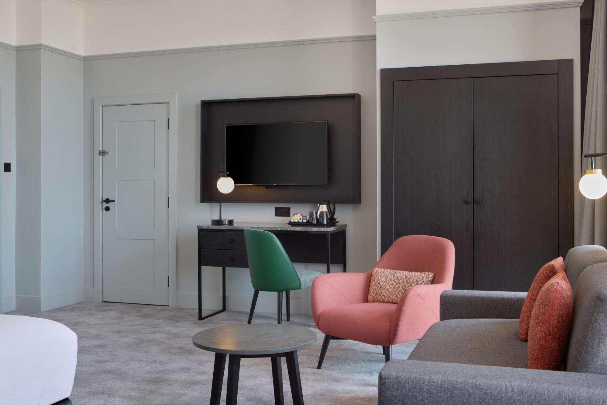 Superior King Room with Sofa Bed and Balcony - Sea View,1544826577:JPEG