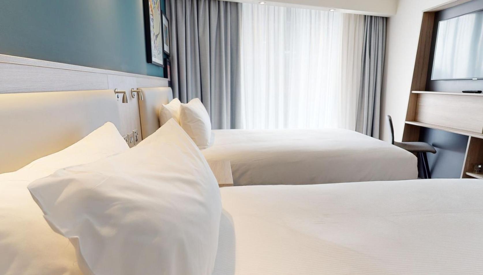 Twin Room,1547101882:JPEG