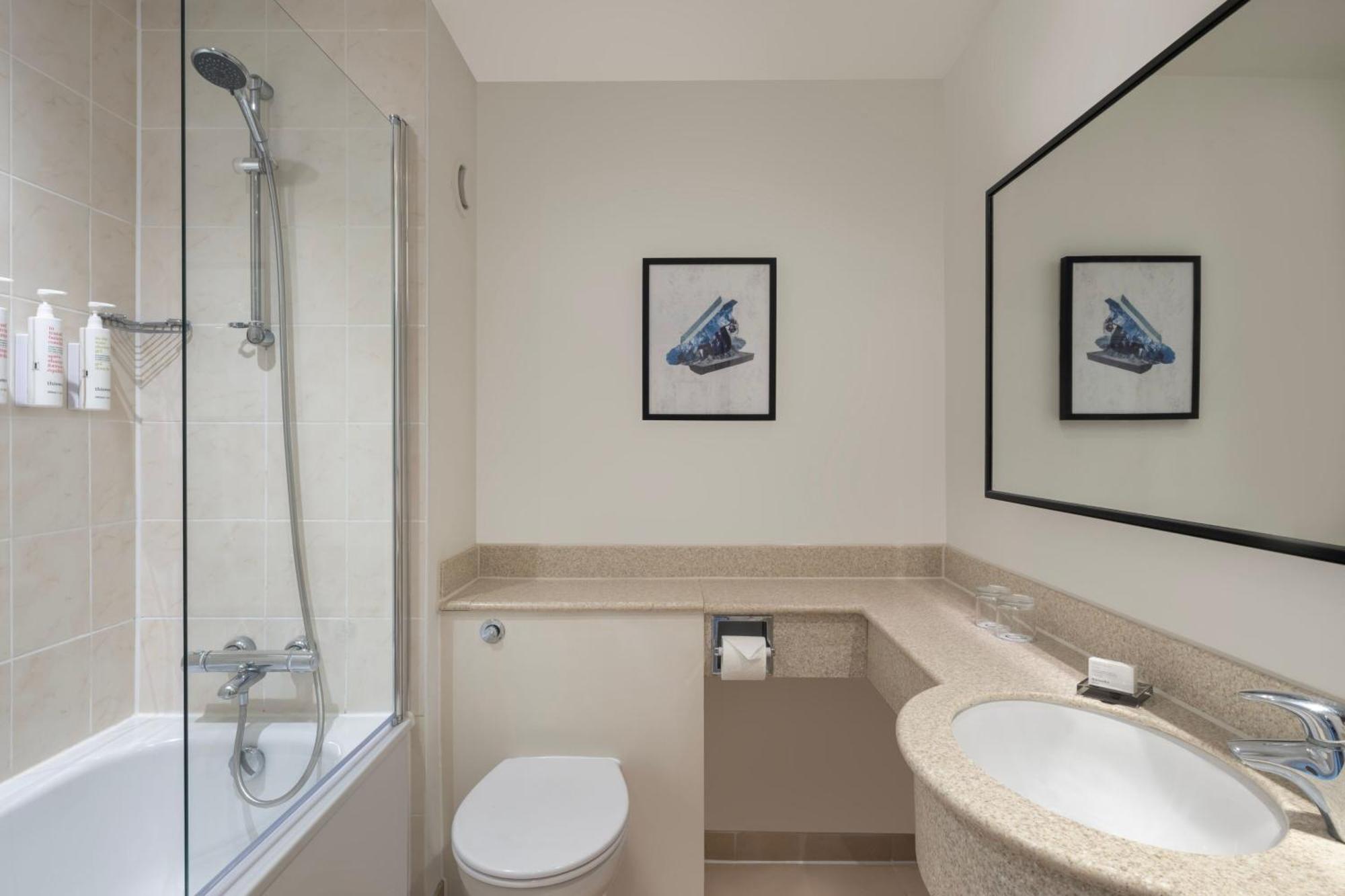 Deluxe Queen Room with Sofa Bed,1572633437:JPEG