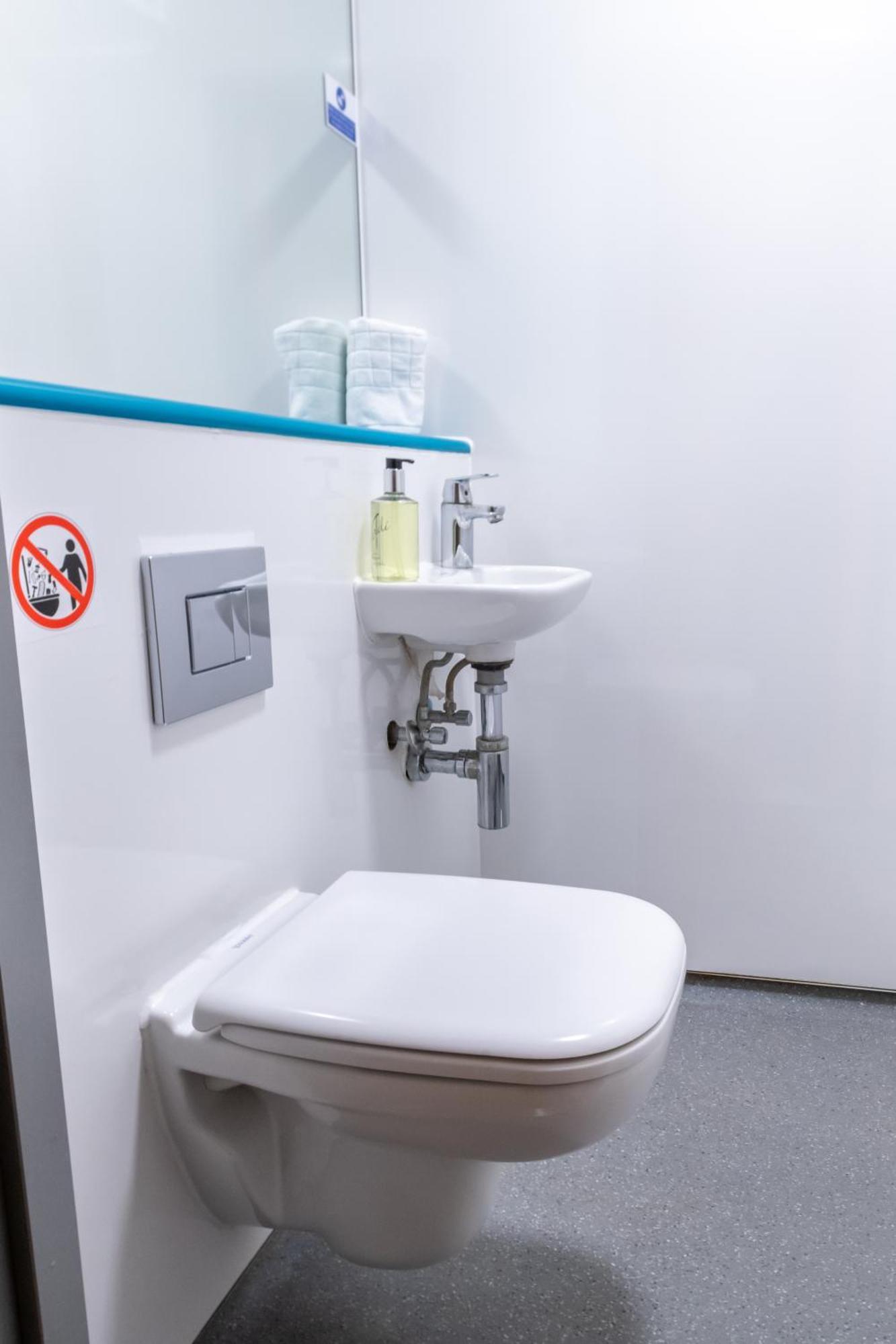 Double Room without Window,1549755838:JPEG