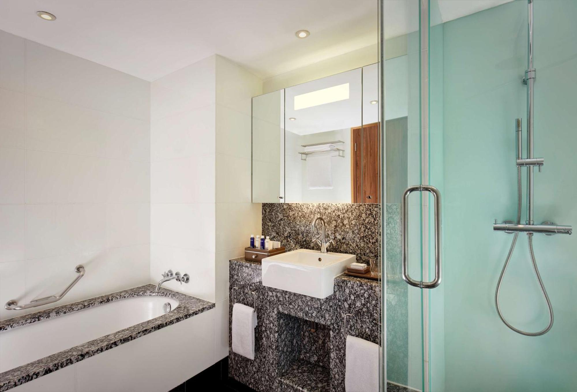 Penthouse Suite (Family)