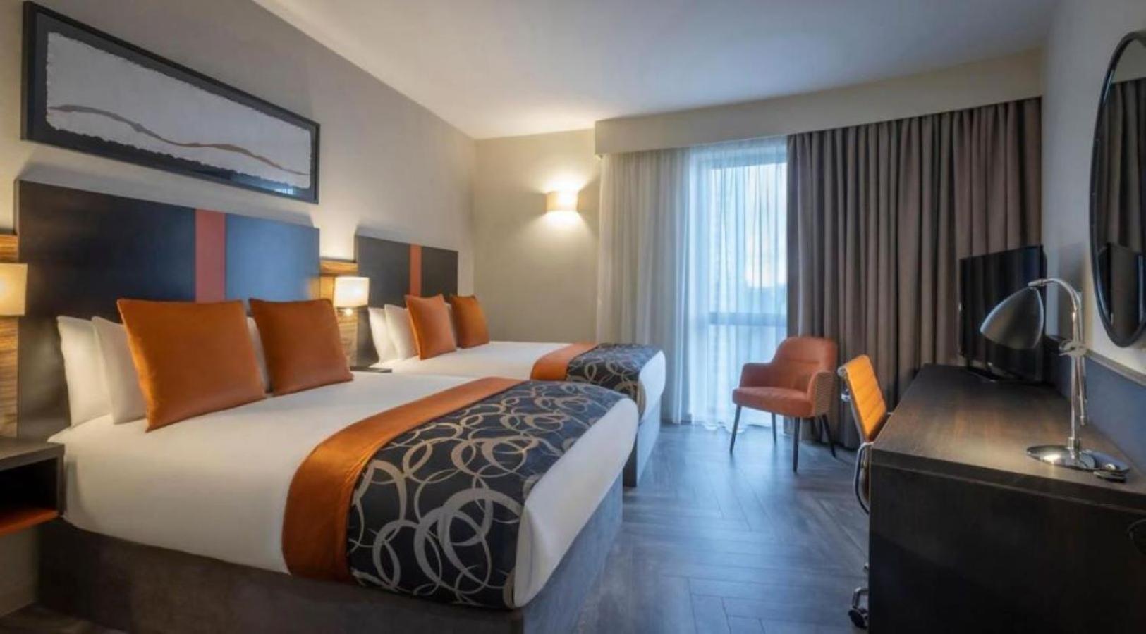 Deluxe Double Double Room
