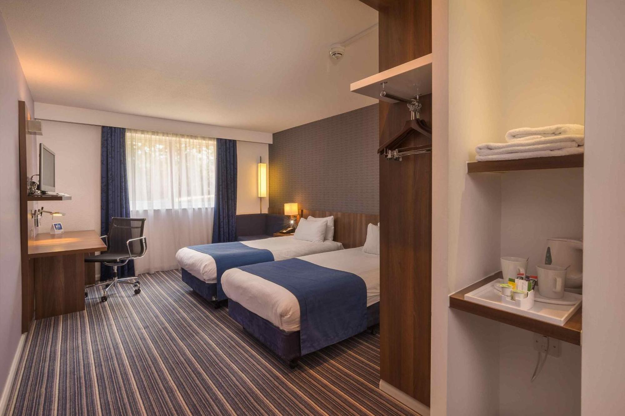 Standard Room with Free Hot Breakfast,1499593876:JPEG