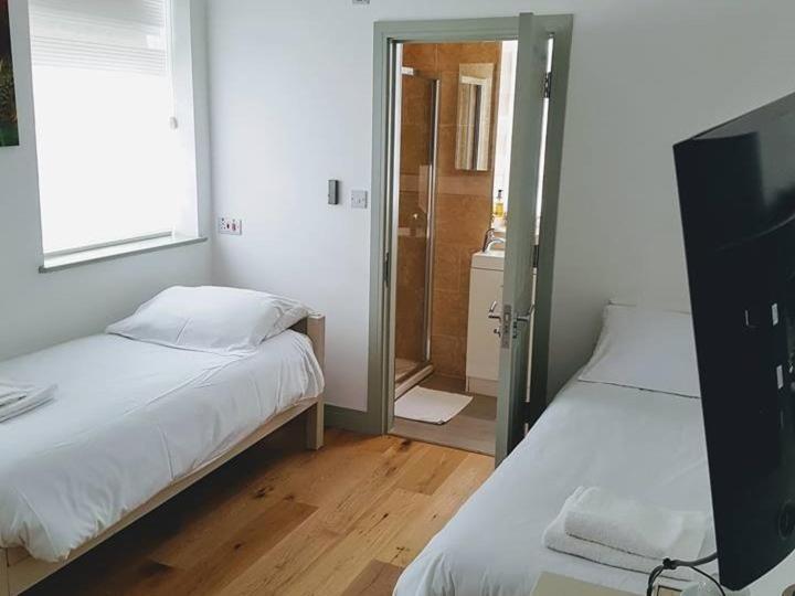 Twin Room with Shower,1588525921:JPEG