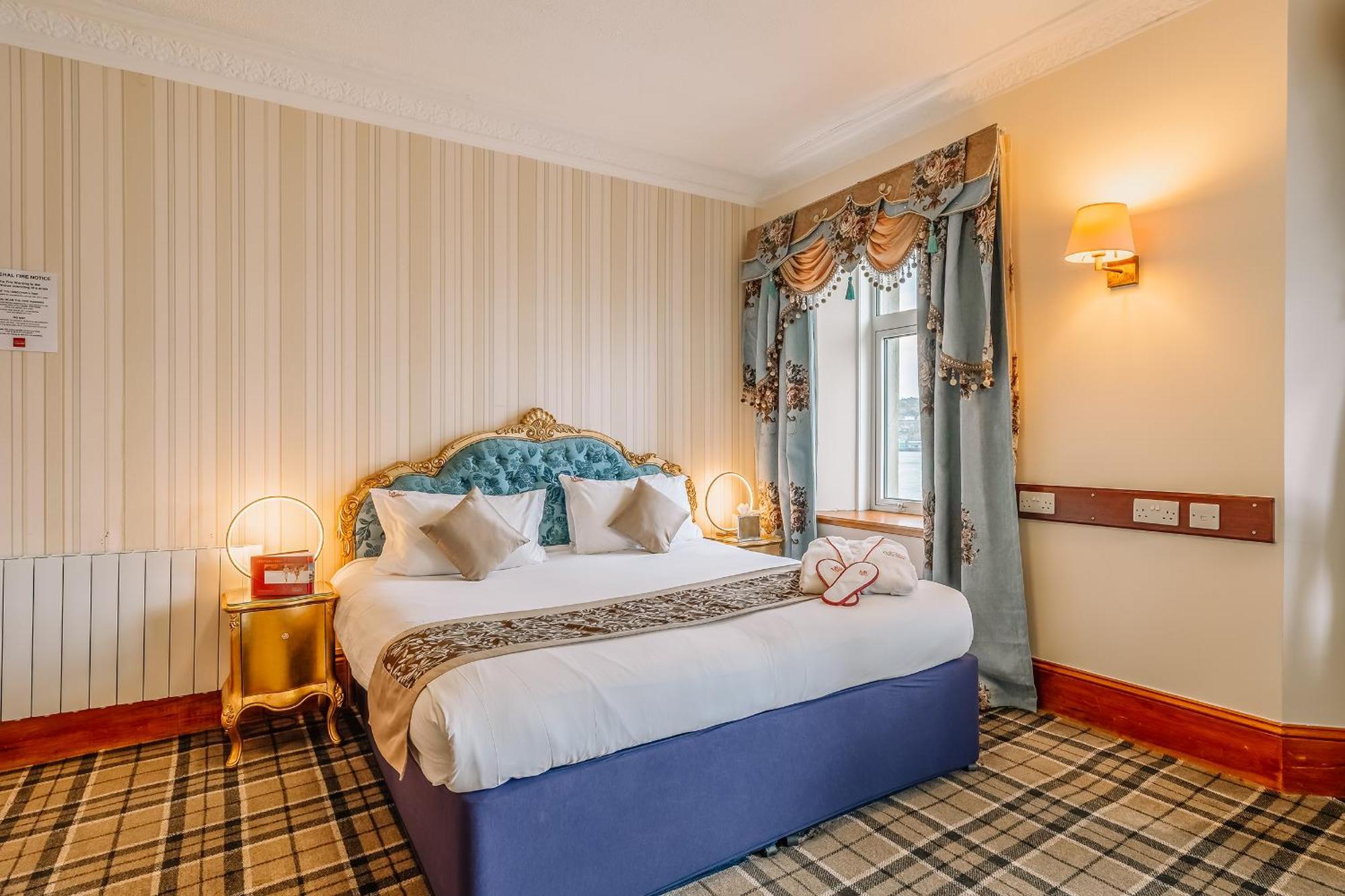 Double Suite,1552197271:JPEG