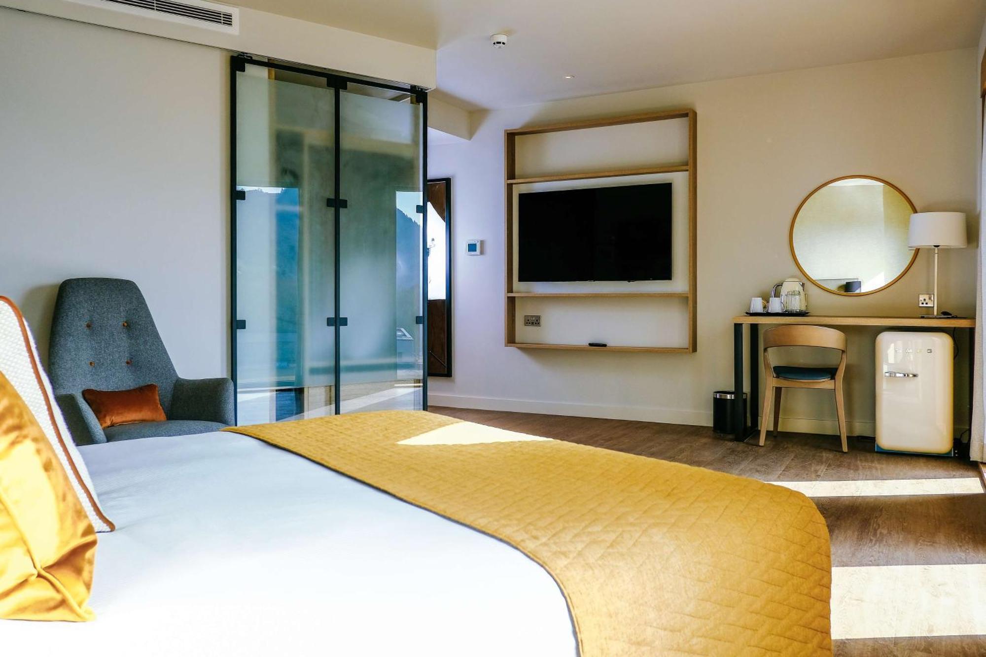 Queen Room - Mobility Accessible