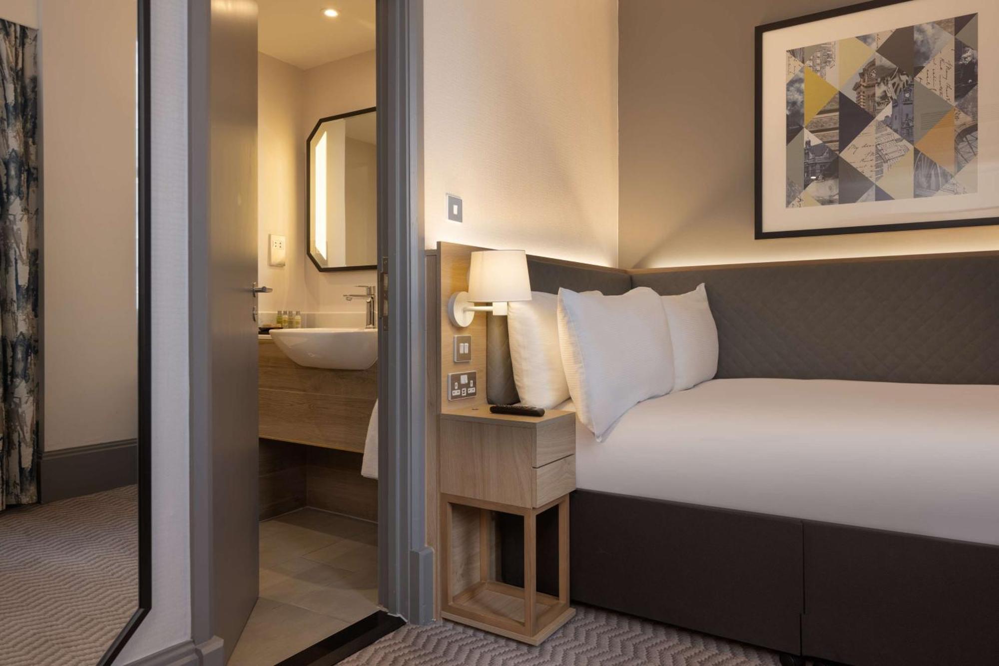 Single Room,1552665817:JPEG