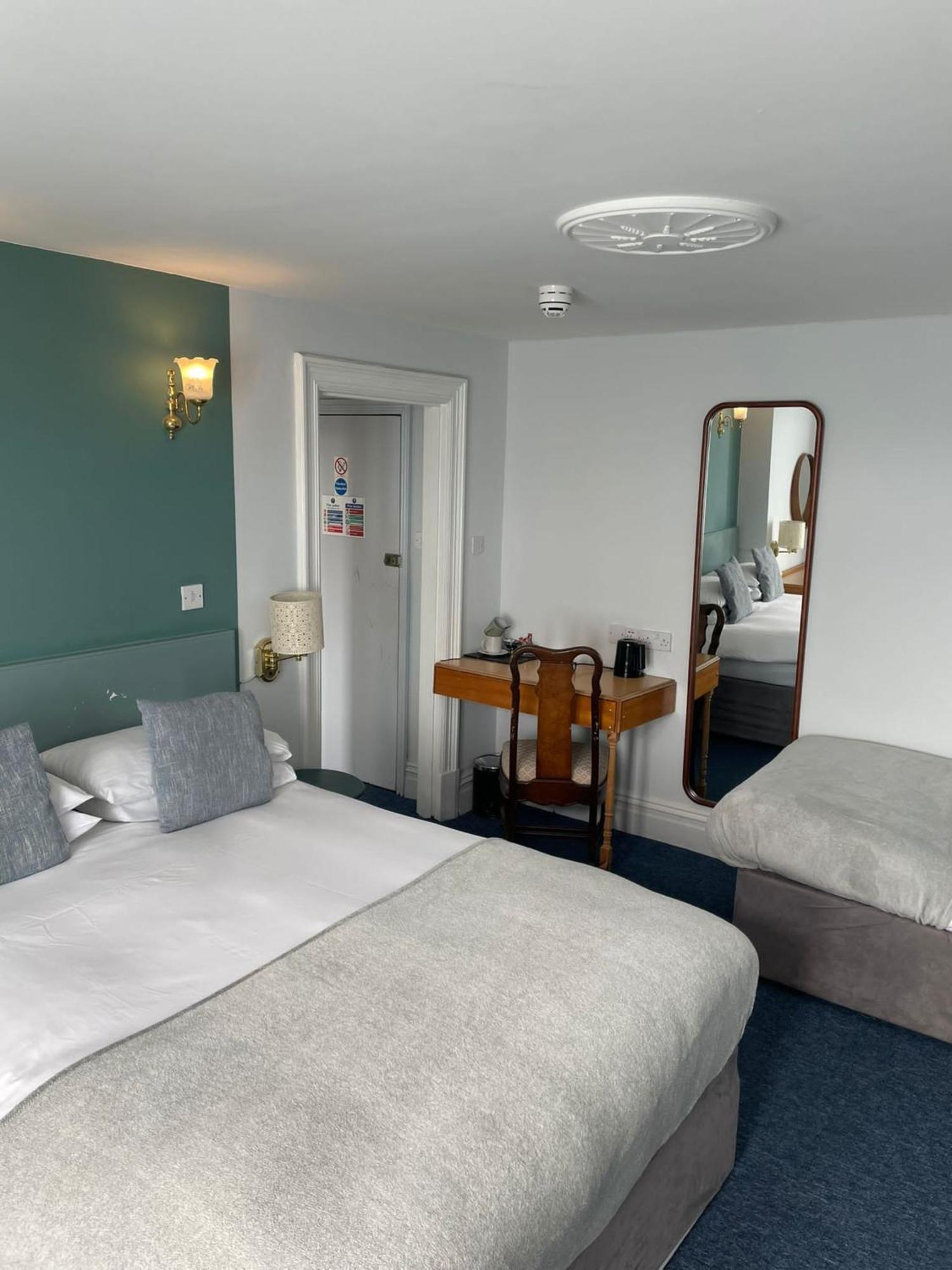 Standard Family Room,1553301250:JPEG