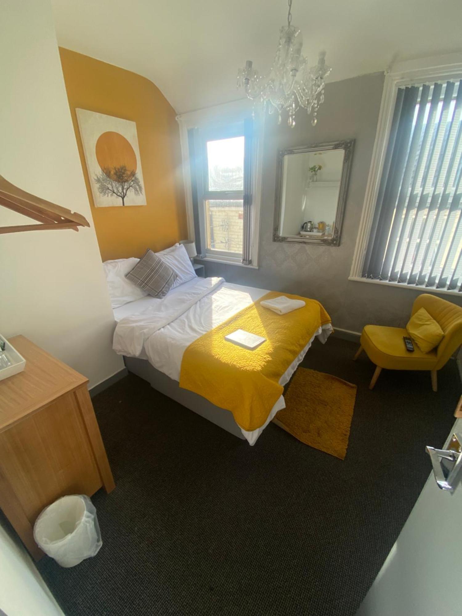 Double Room,1556362783:JPEG