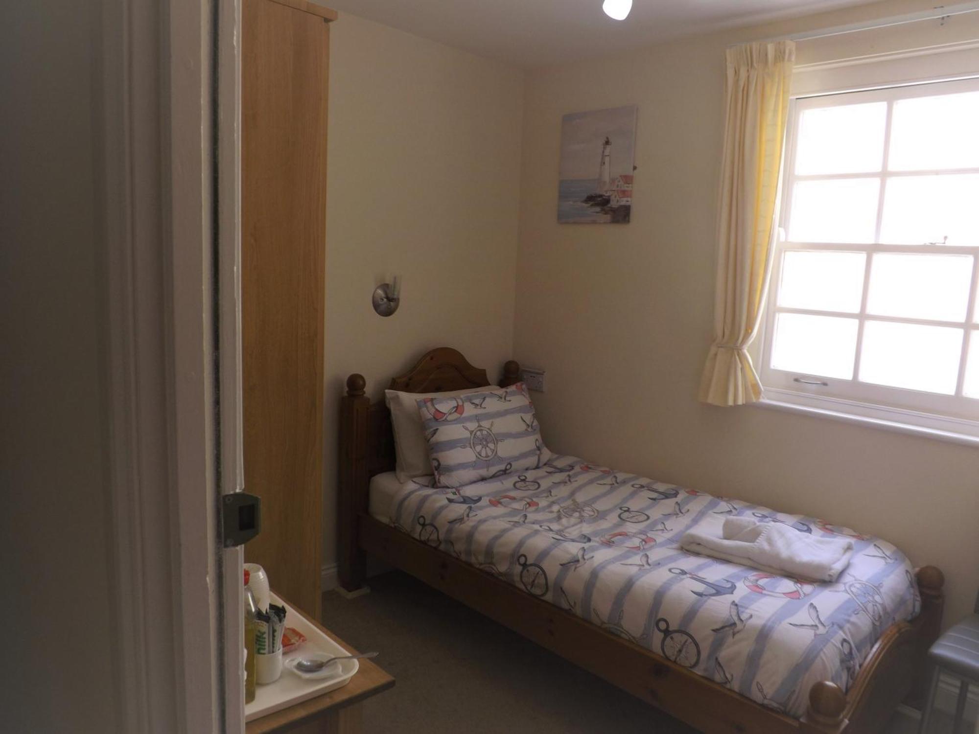 Single Room,1558262086:JPEG