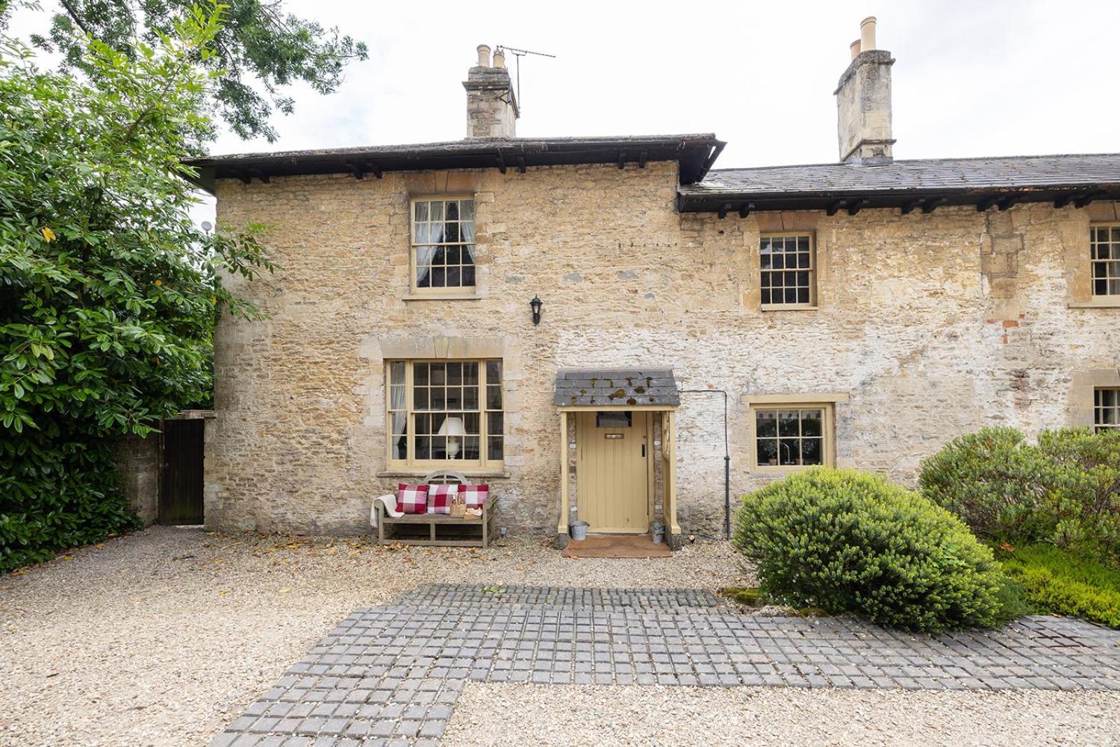 Four-Bedroom House,1558917793:JPEG