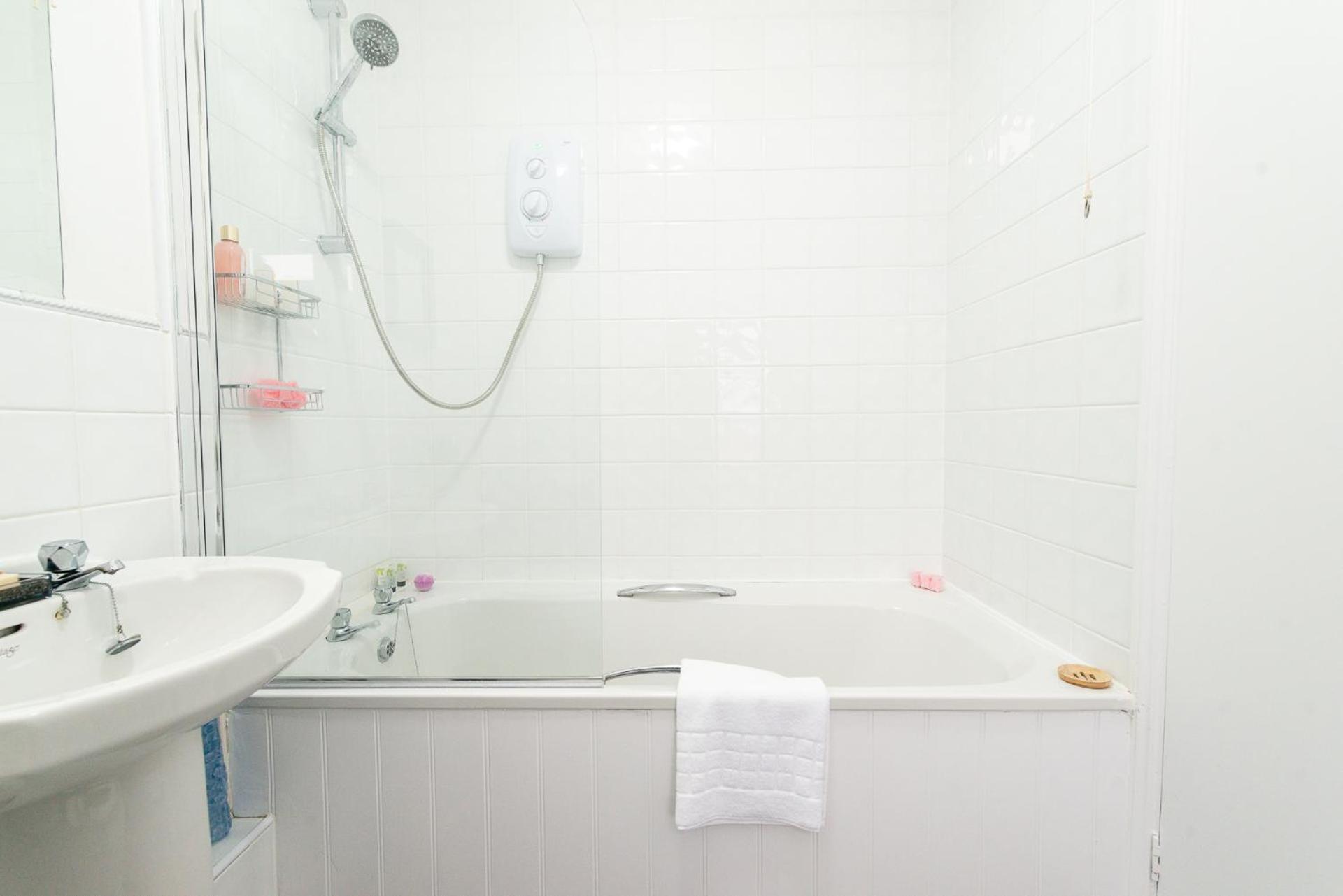 Double Room,1562139979:JPEG