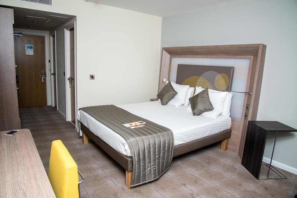 Superior Queen Room