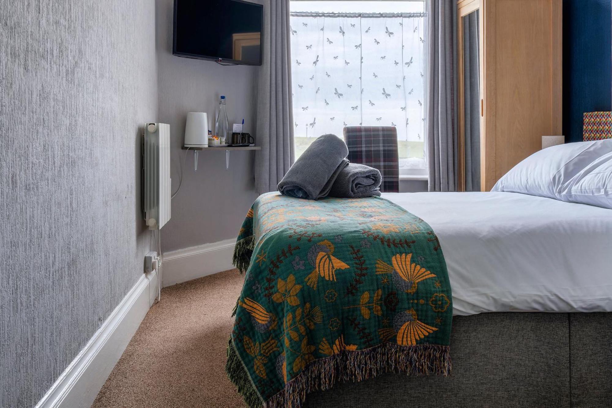 Small Double Room,1563274738:JPEG