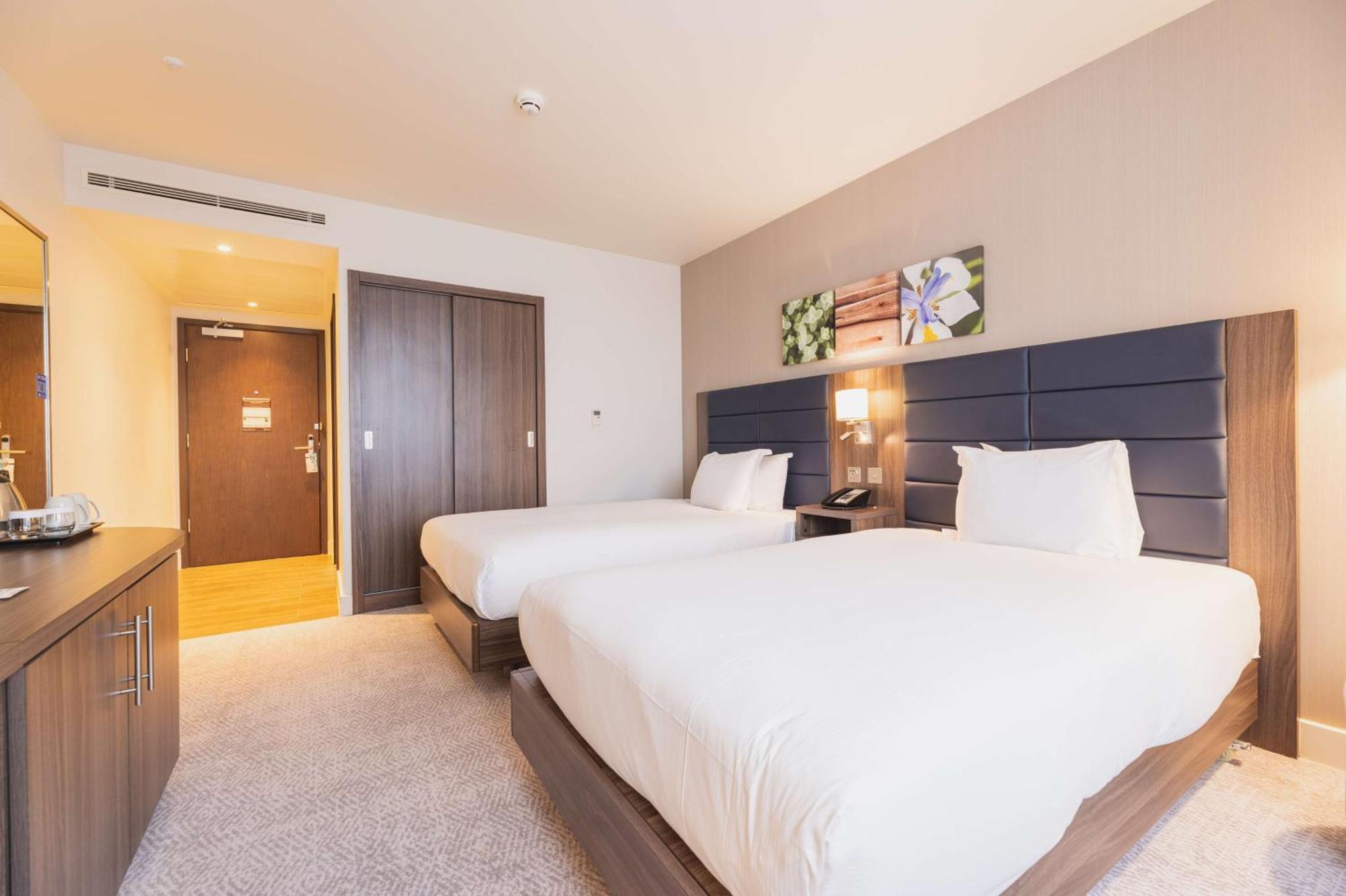 Twin Room,1499491762:JPEG