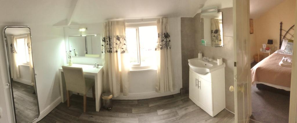 Large Double Room,156860601:JPEG