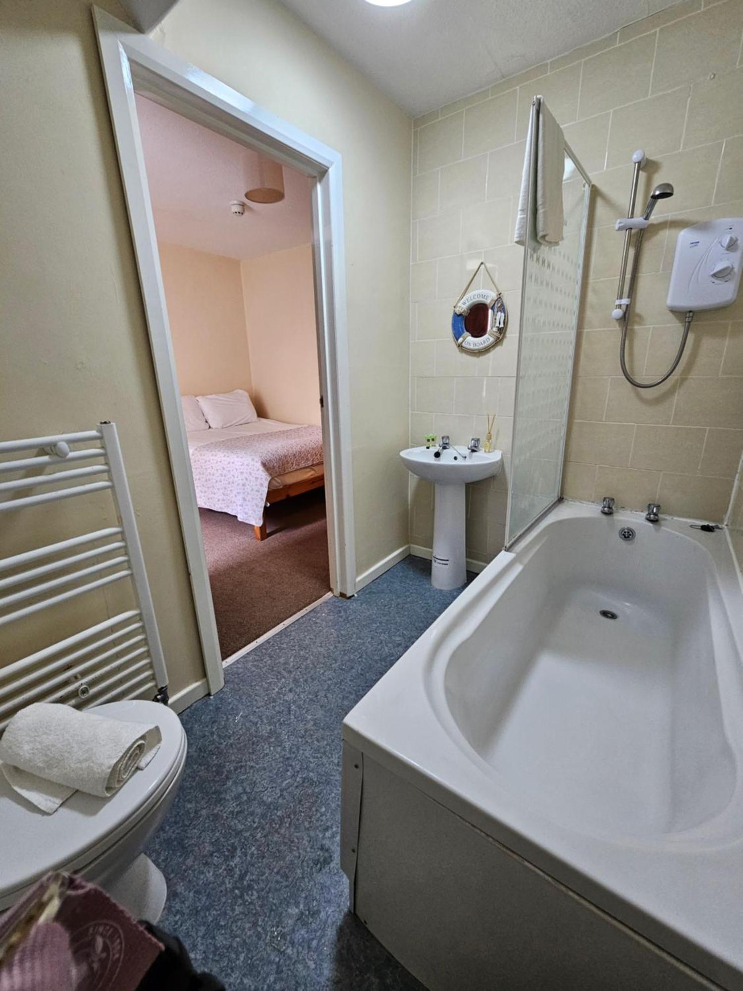 Small Apartment,1592118265:JPEG