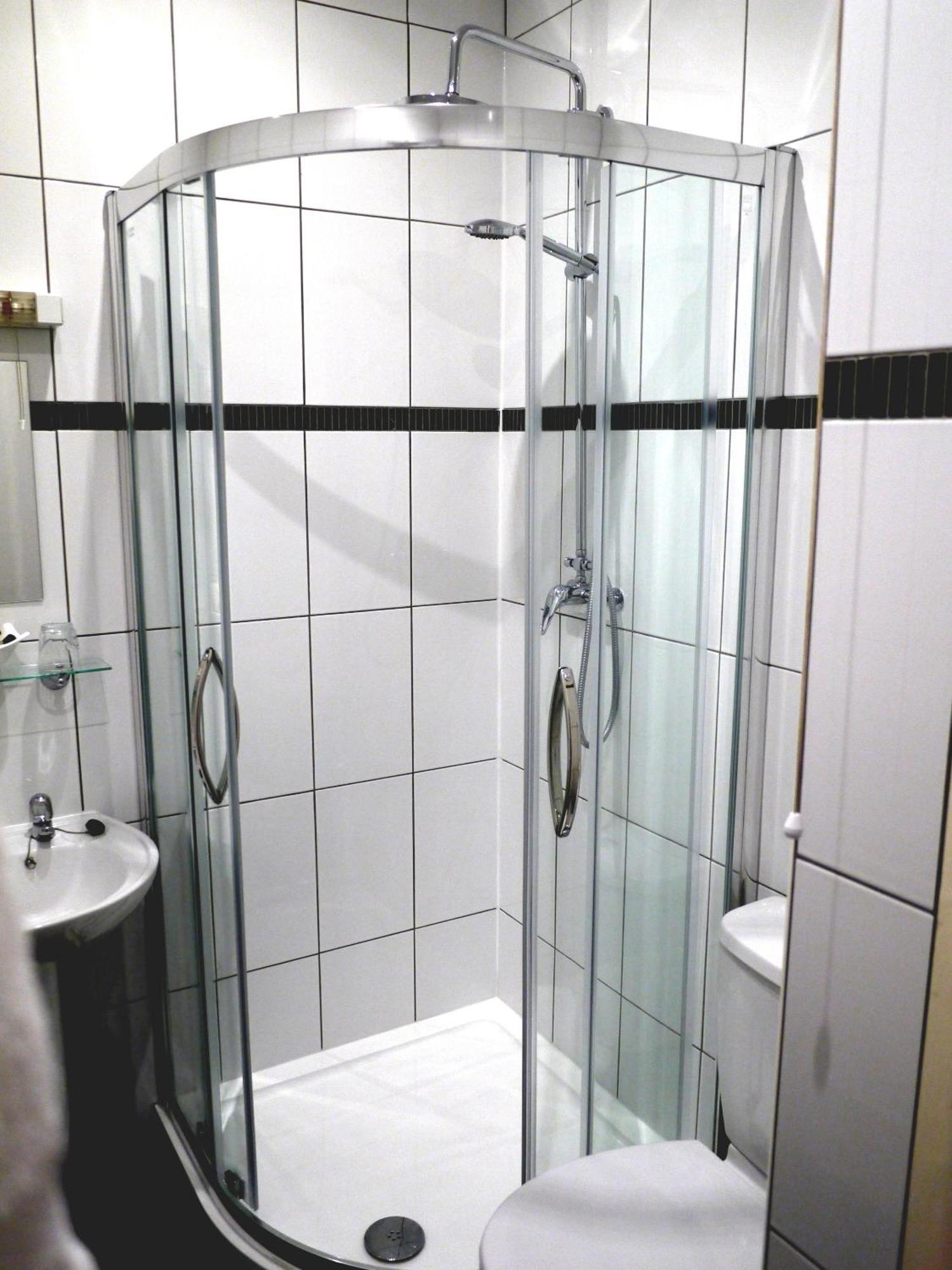 Double Room,1566916472:JPEG