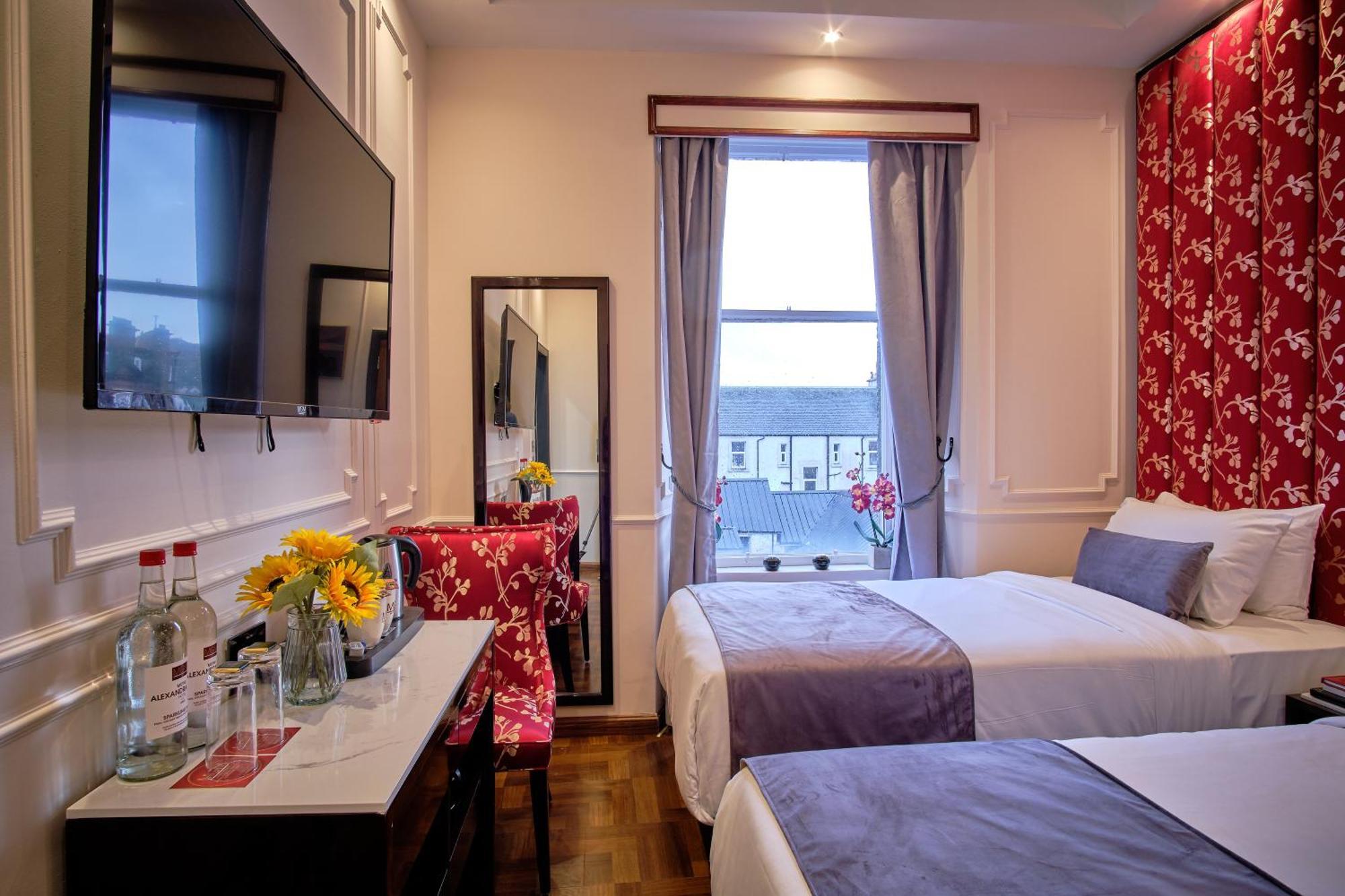 Petite Cozy Twin Room,1566917228:JPEG