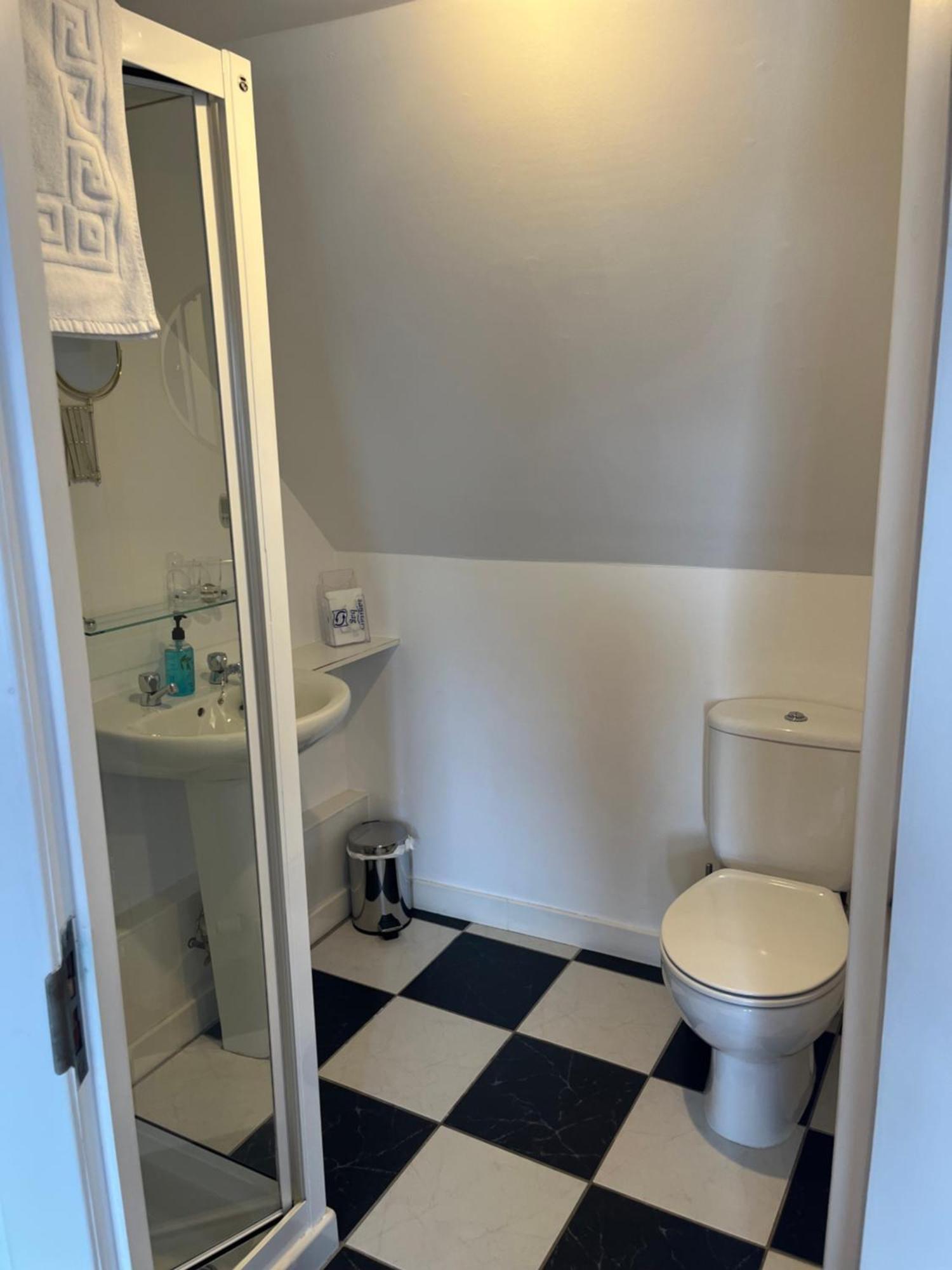 Twin Room Private Bathroom,1651241232:JPEG