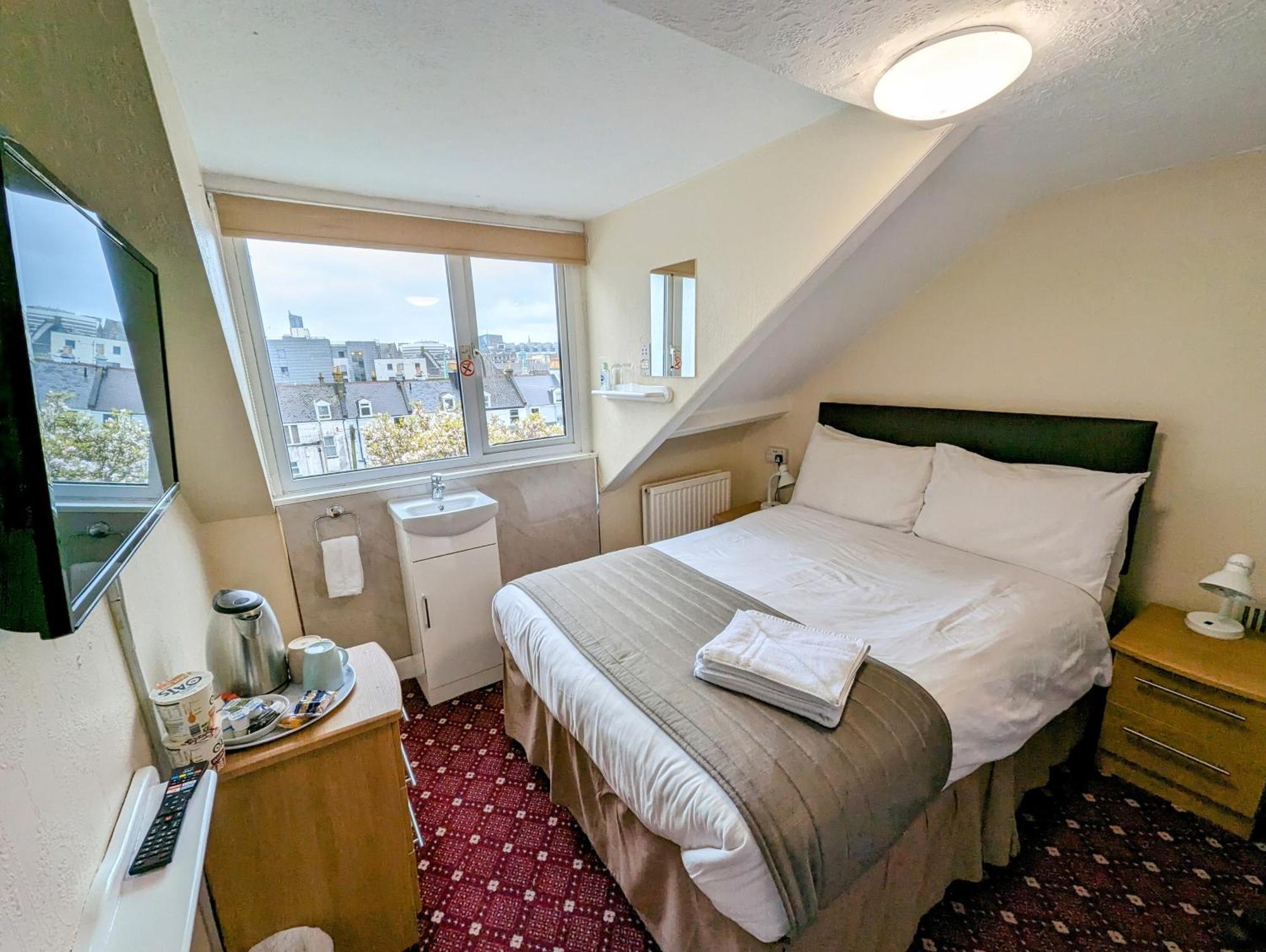 Double Room with Shared Bathroom