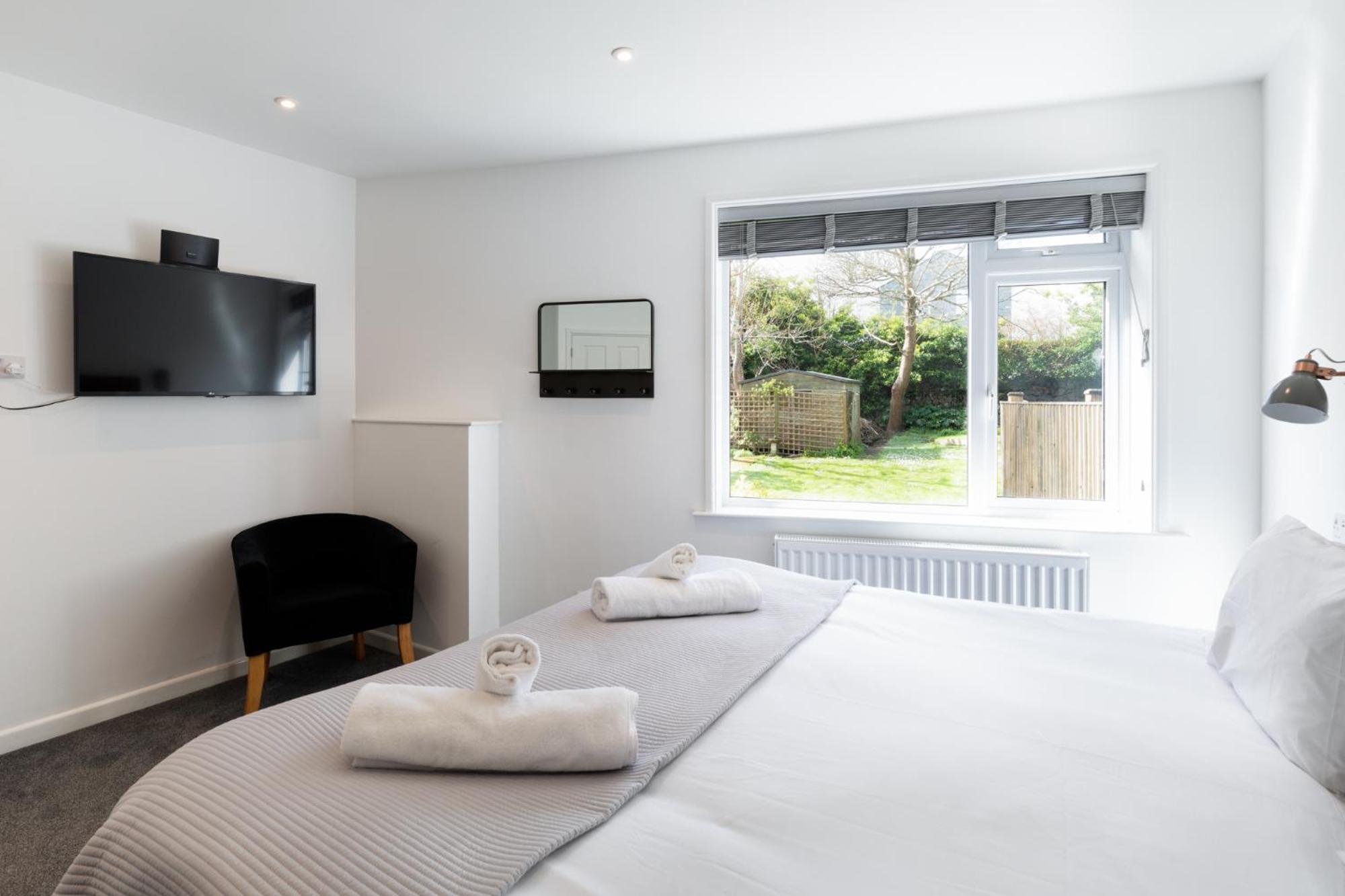 Standard Family Room,1580200306:JPEG