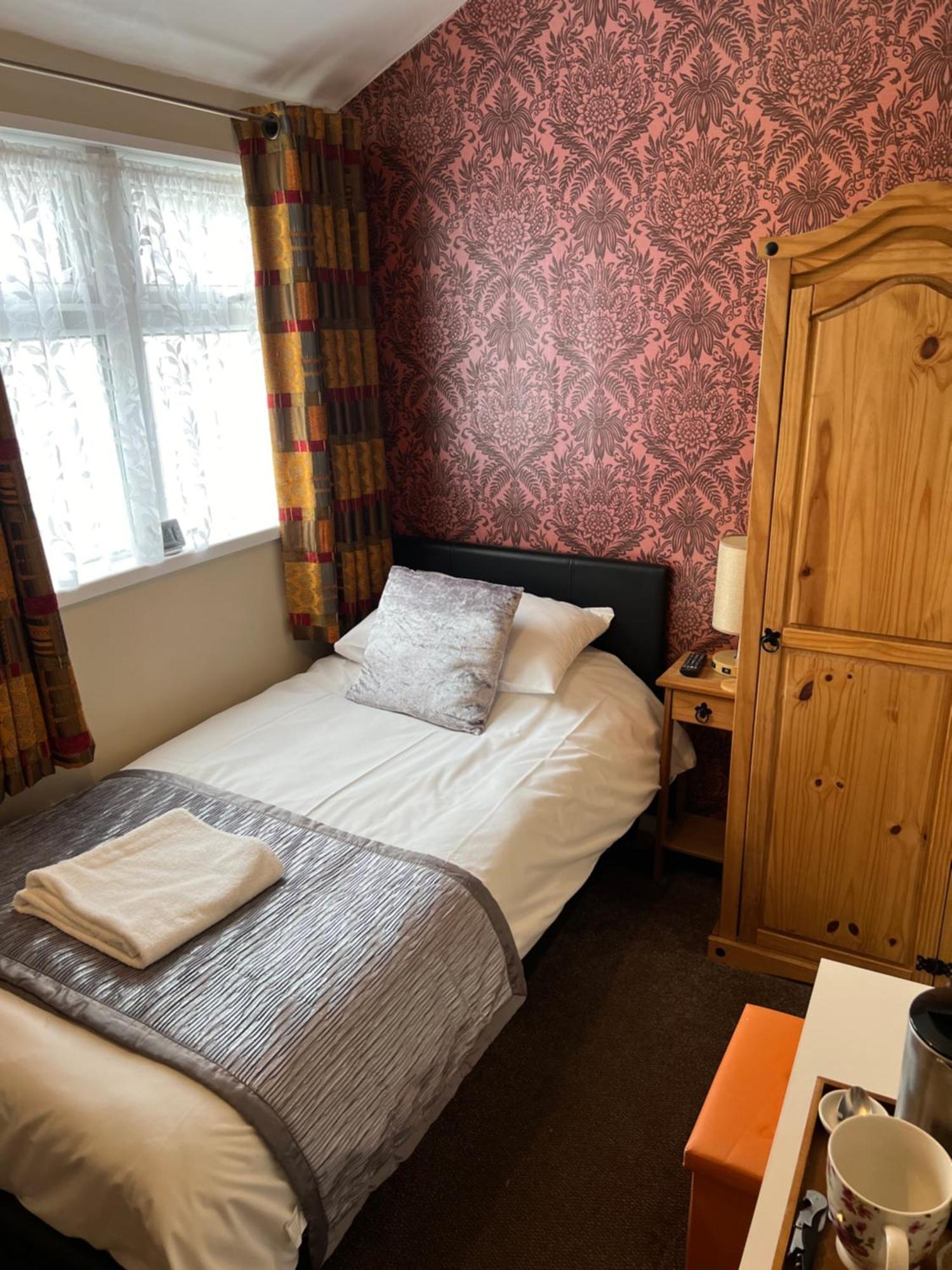 Single Room,1580505983:JPEG
