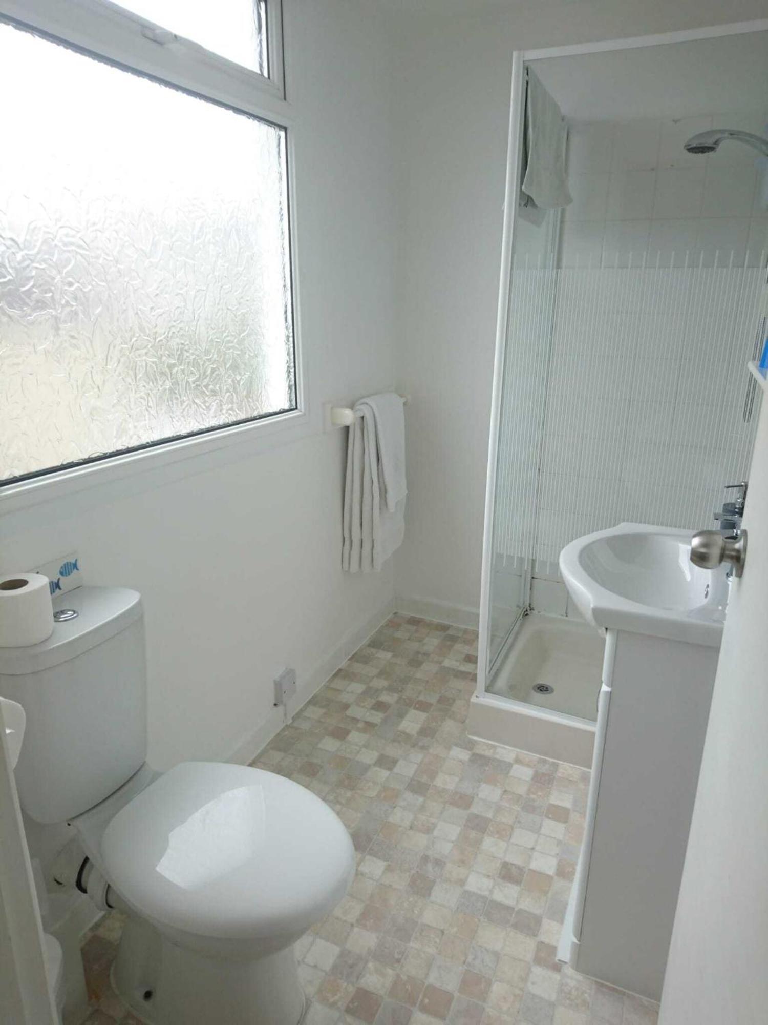 Room 8 Twin Room with Sea View 2nd Floor,1580599641:JPEG